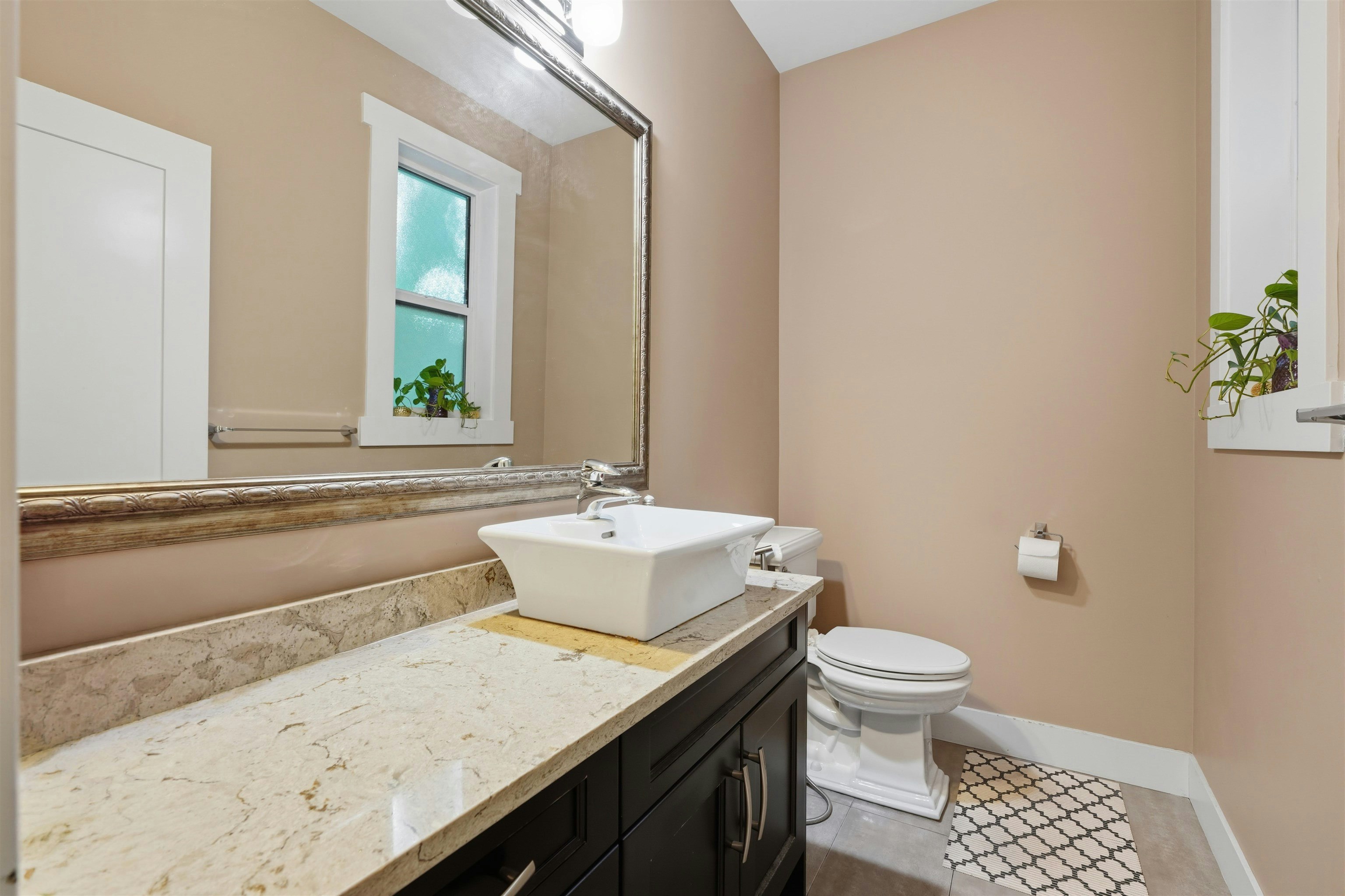 631 W 24th Close, North Vancouver, BC, V6E 2P4 - 10