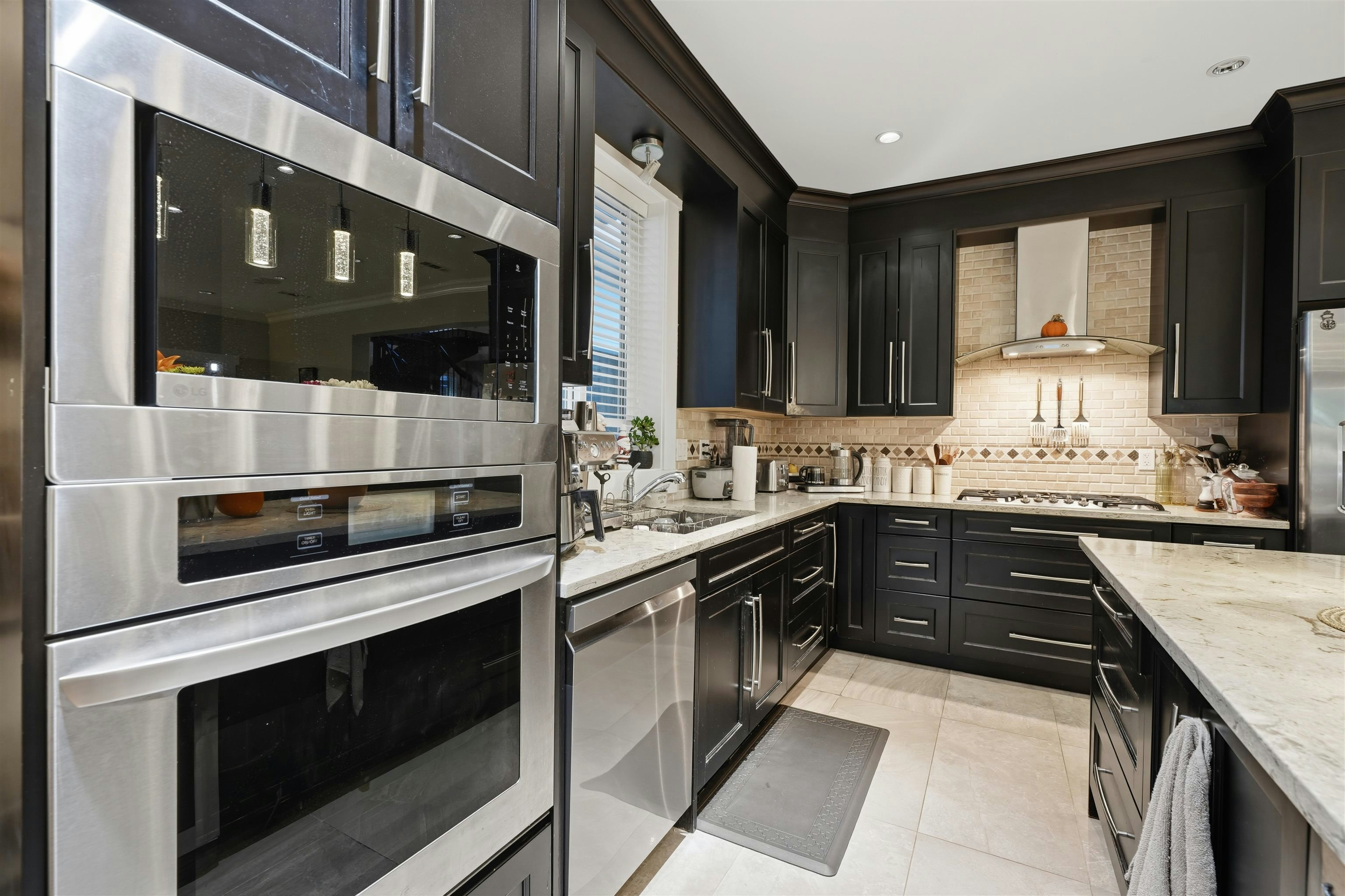 631 W 24th Close, North Vancouver, BC, V6E 2P4 - 14