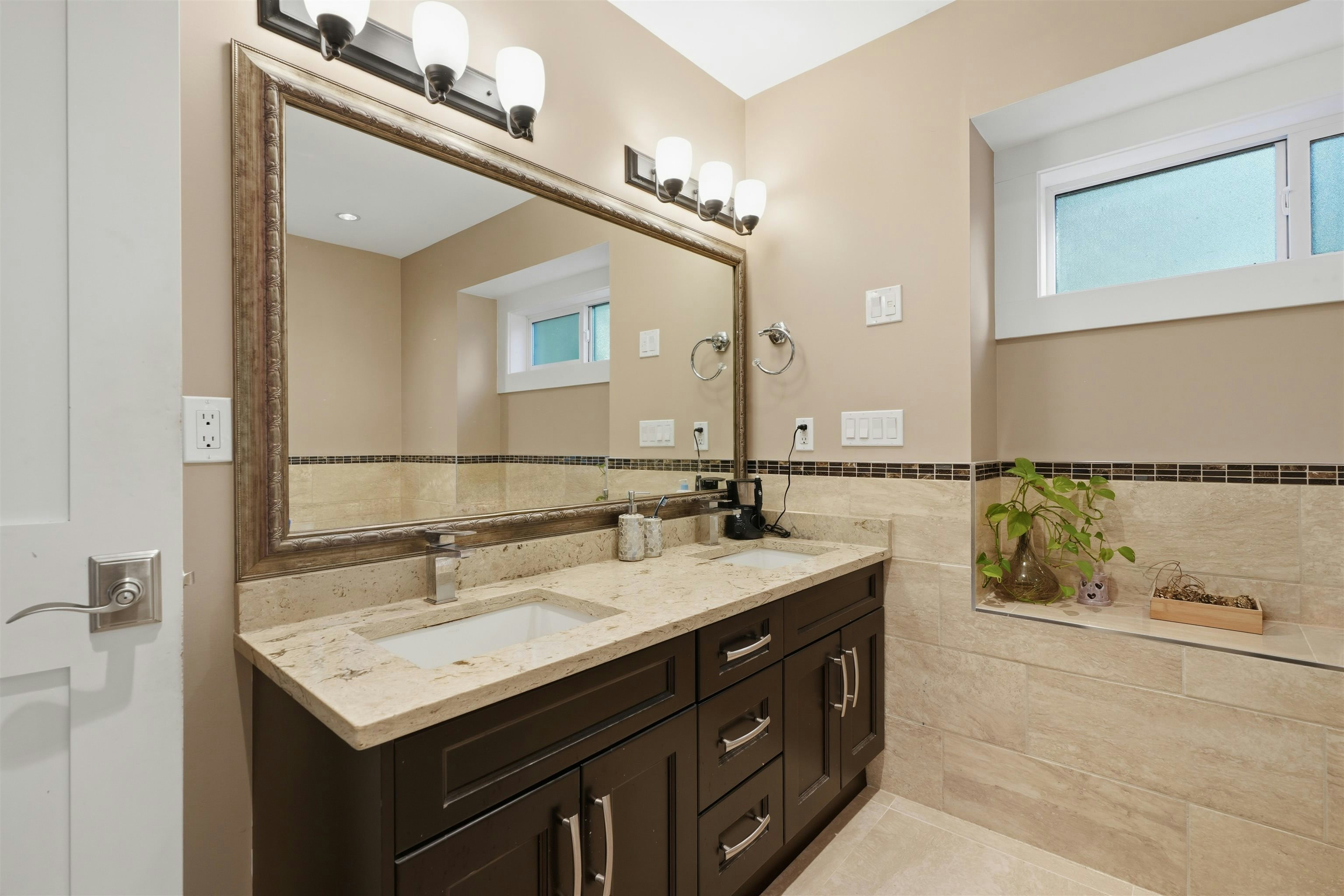 631 W 24th Close, North Vancouver, BC, V6E 2P4 - 27
