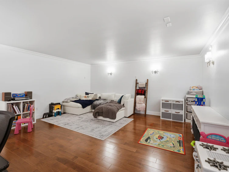 631 W 24th Close, North Vancouver, BC, V6E 2P4 - 32