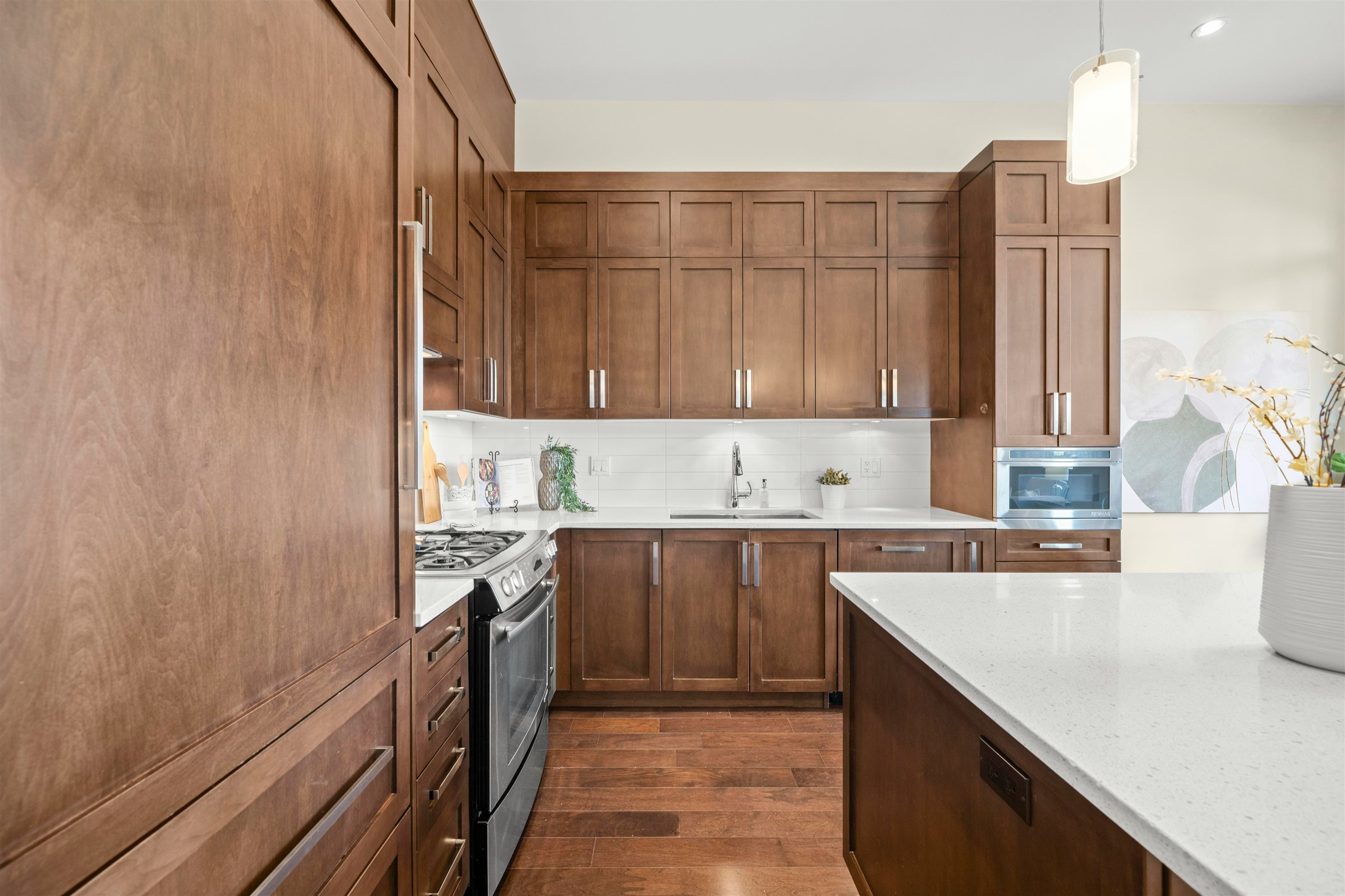 209-13585 16 Avenue, Surrey, BC, V4A 1P6 - 8
