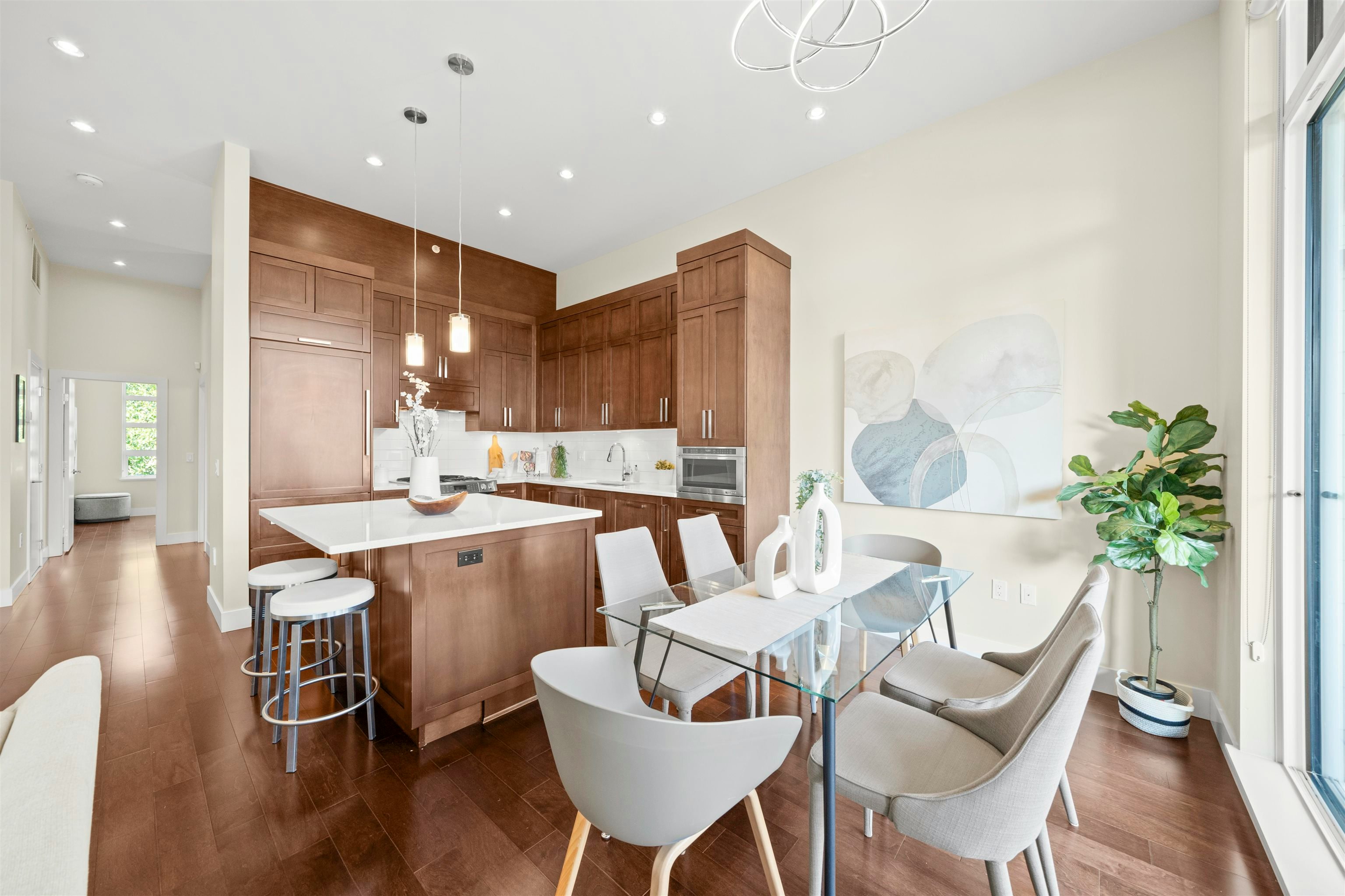209-13585 16 Avenue, Surrey, BC, V4A 1P6 - 9