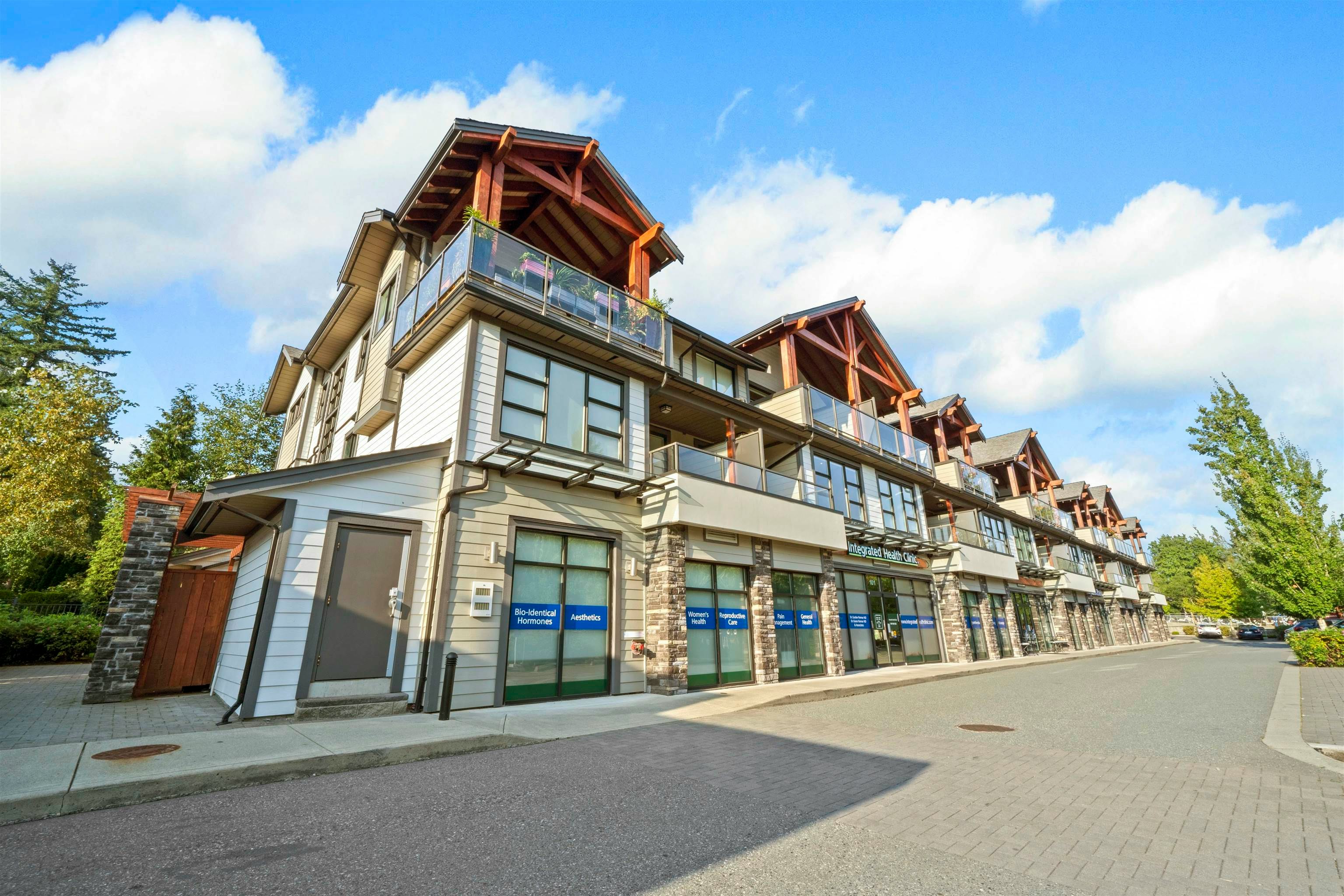 209-13585 16 Avenue, Surrey, BC, V4A 1P6
