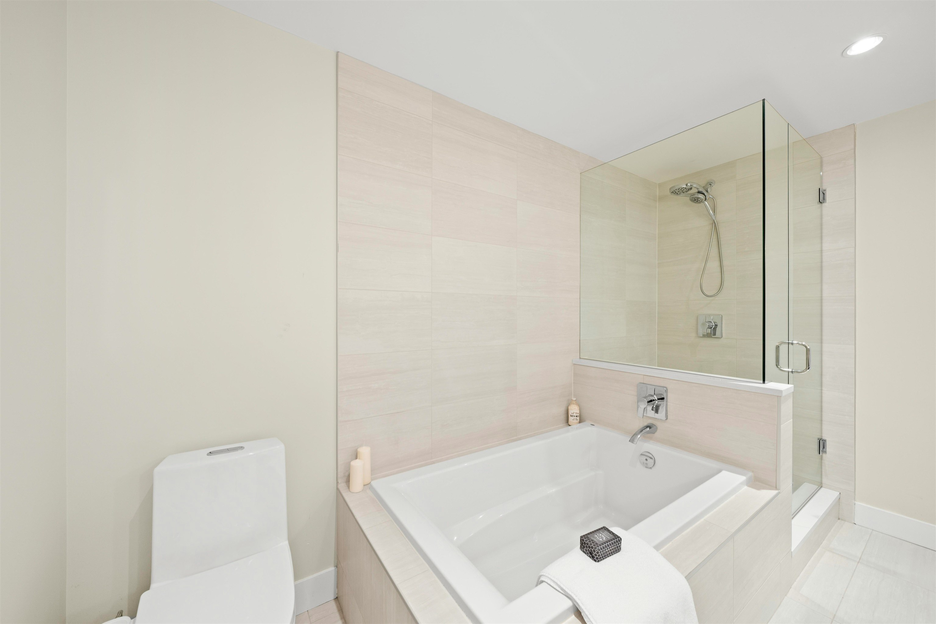 209-13585 16 Avenue, Surrey, BC, V4A 1P6 - 23