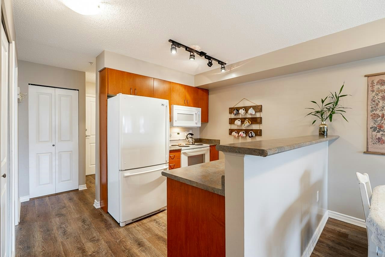 313-5465 203 Street, Langley, BC, V3A 9L8 - 11