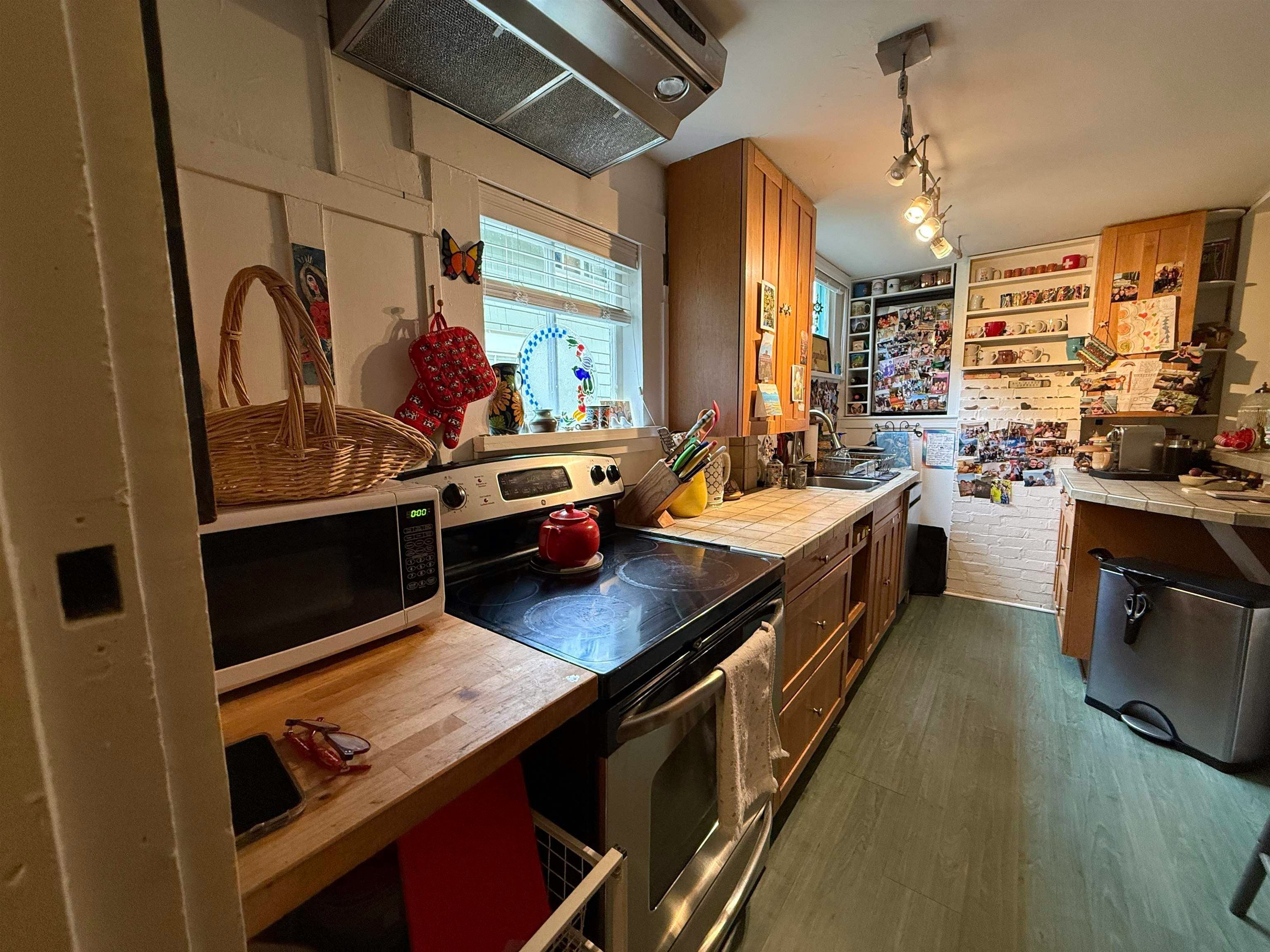 11XX Elm Street, Surrey, BC, V4B 3R9 - 3