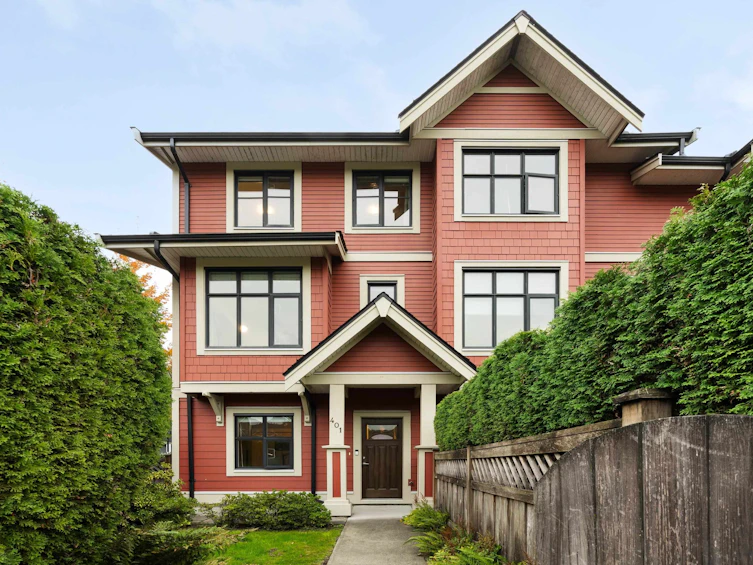 401-8485 New Haven Close, Burnaby, BC, V5J 0B7