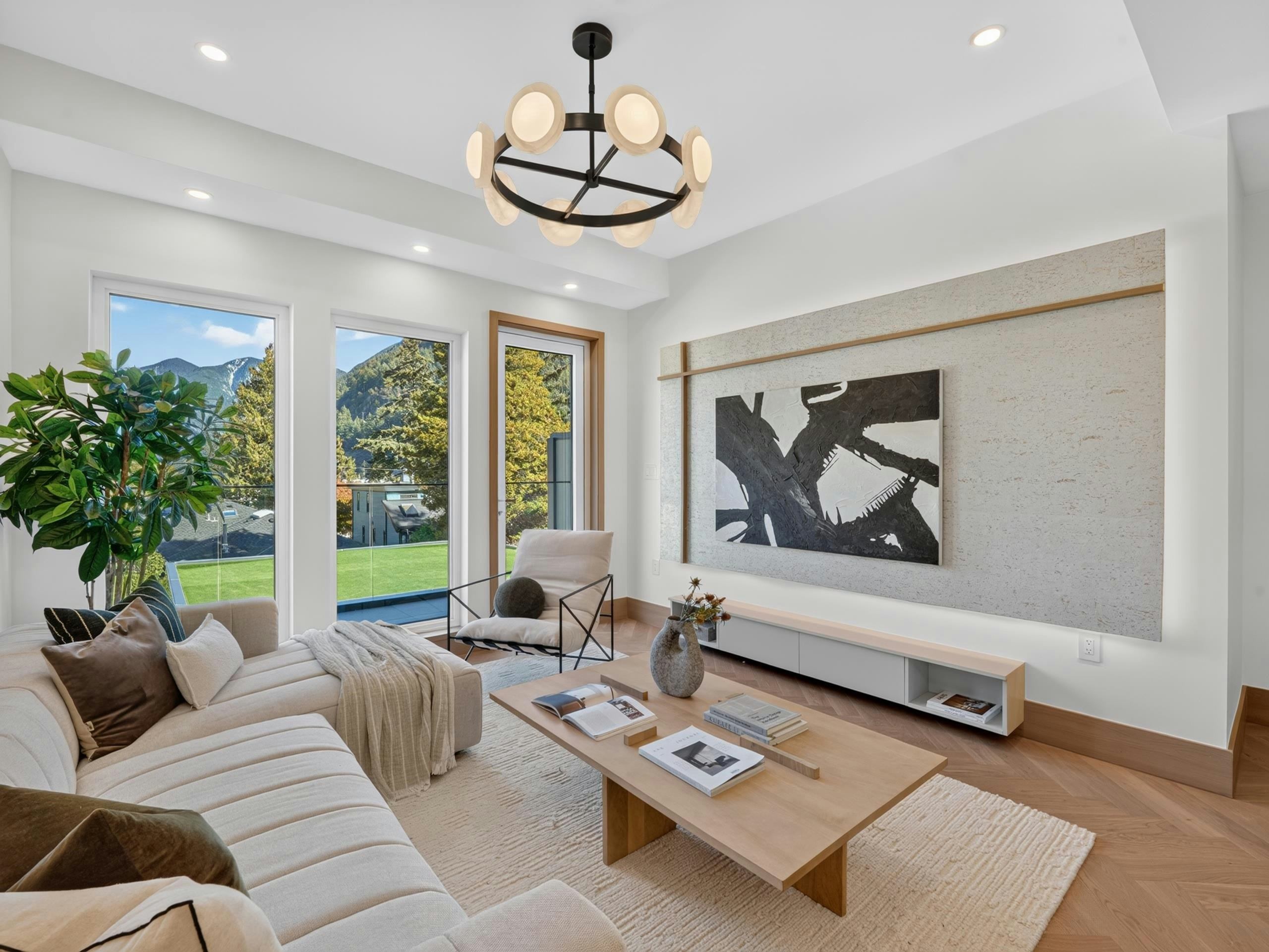 6423 Argyle Avenue - 4