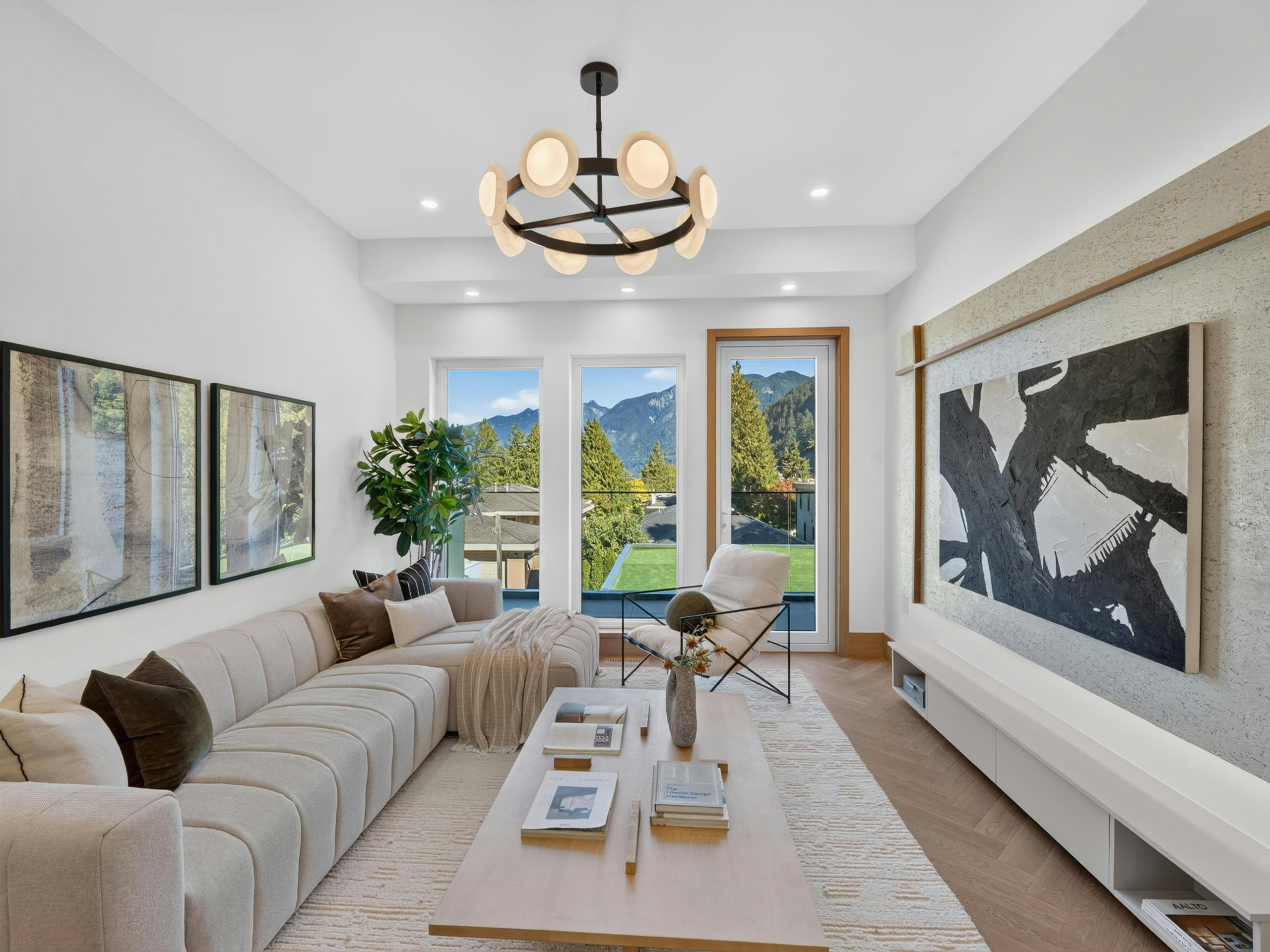 6423 Argyle Avenue - 5