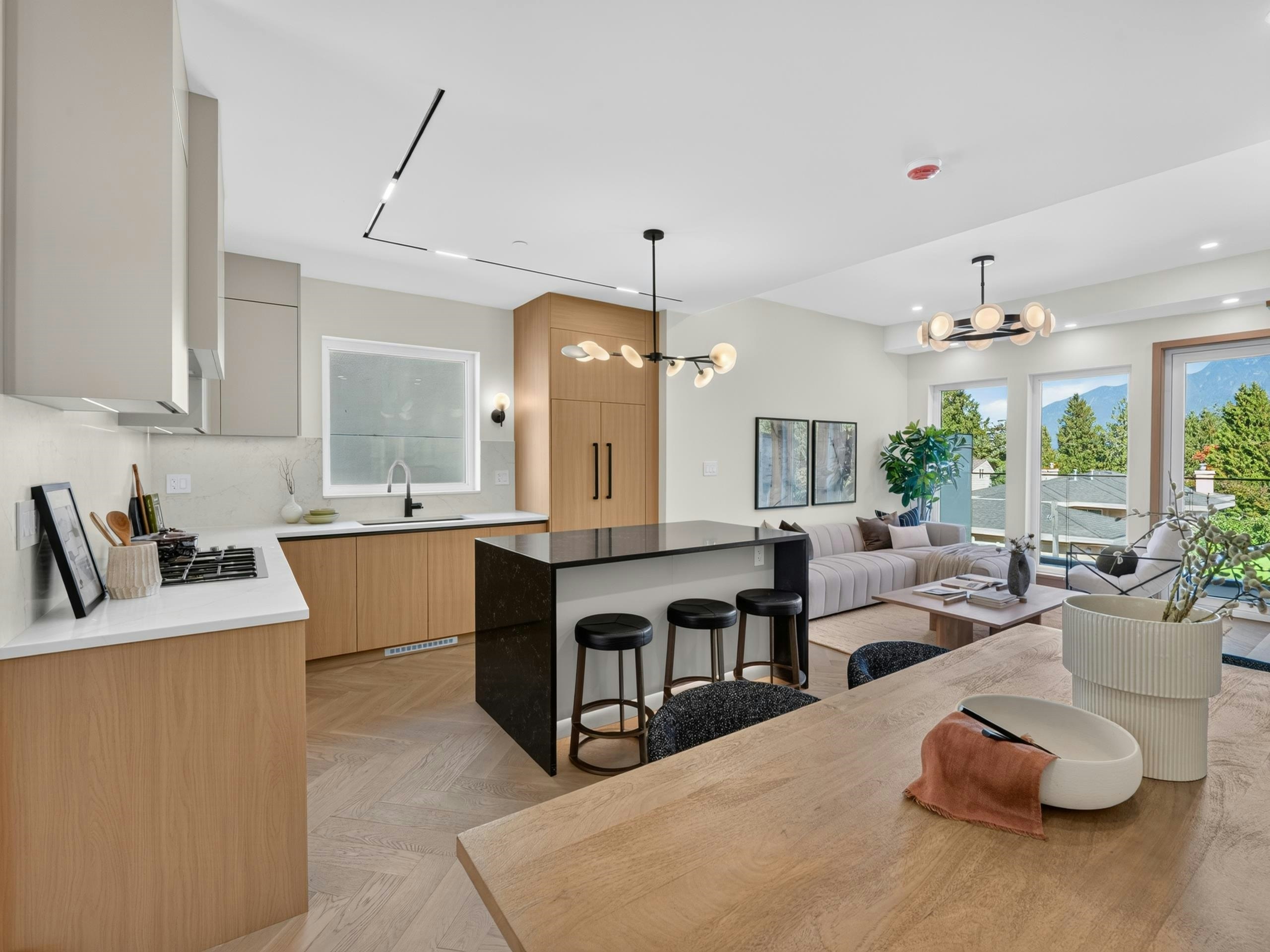 6423 Argyle Avenue, West Vancouver, BC, V7W 2E8 - 9