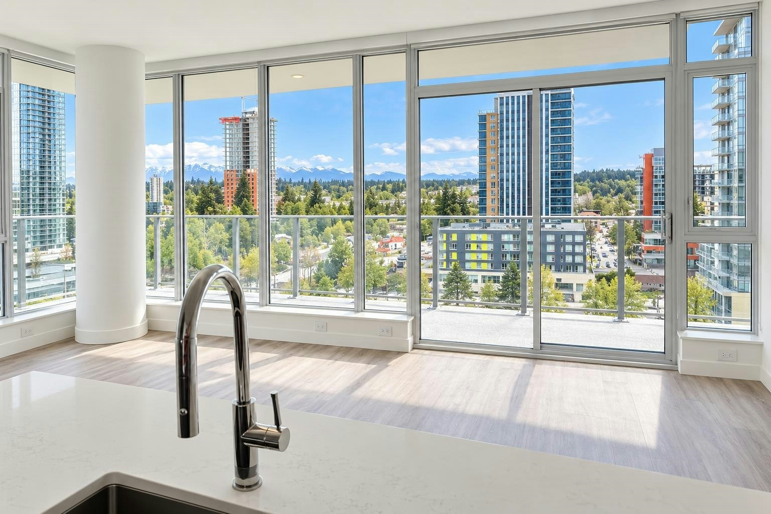2007-9675 King George Boulevard, Surrey, BC, V3T 0T7