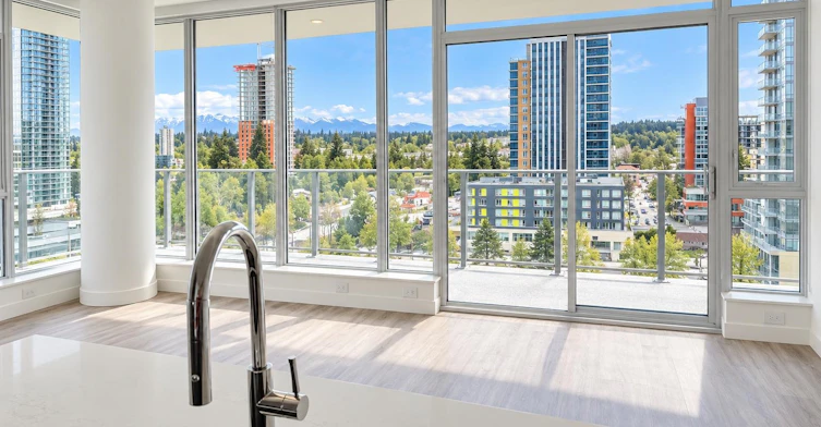 2007-9675 King George Boulevard, Surrey, BC, V3T 0T7