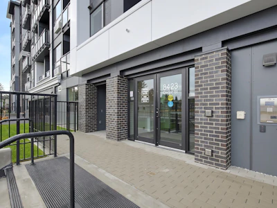 403-8423 Cedar Street - 5