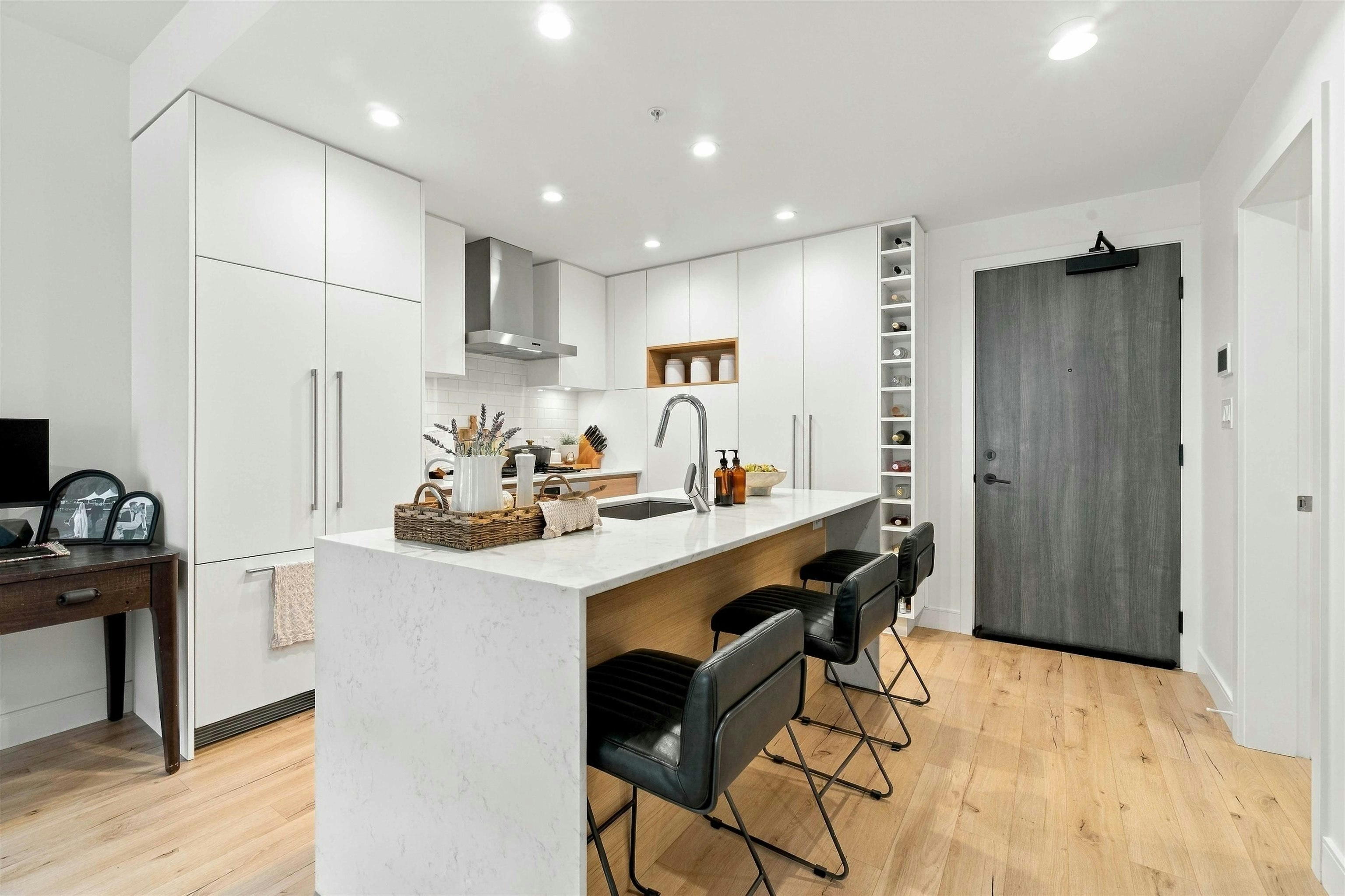 412-3131 Murray Street - 5