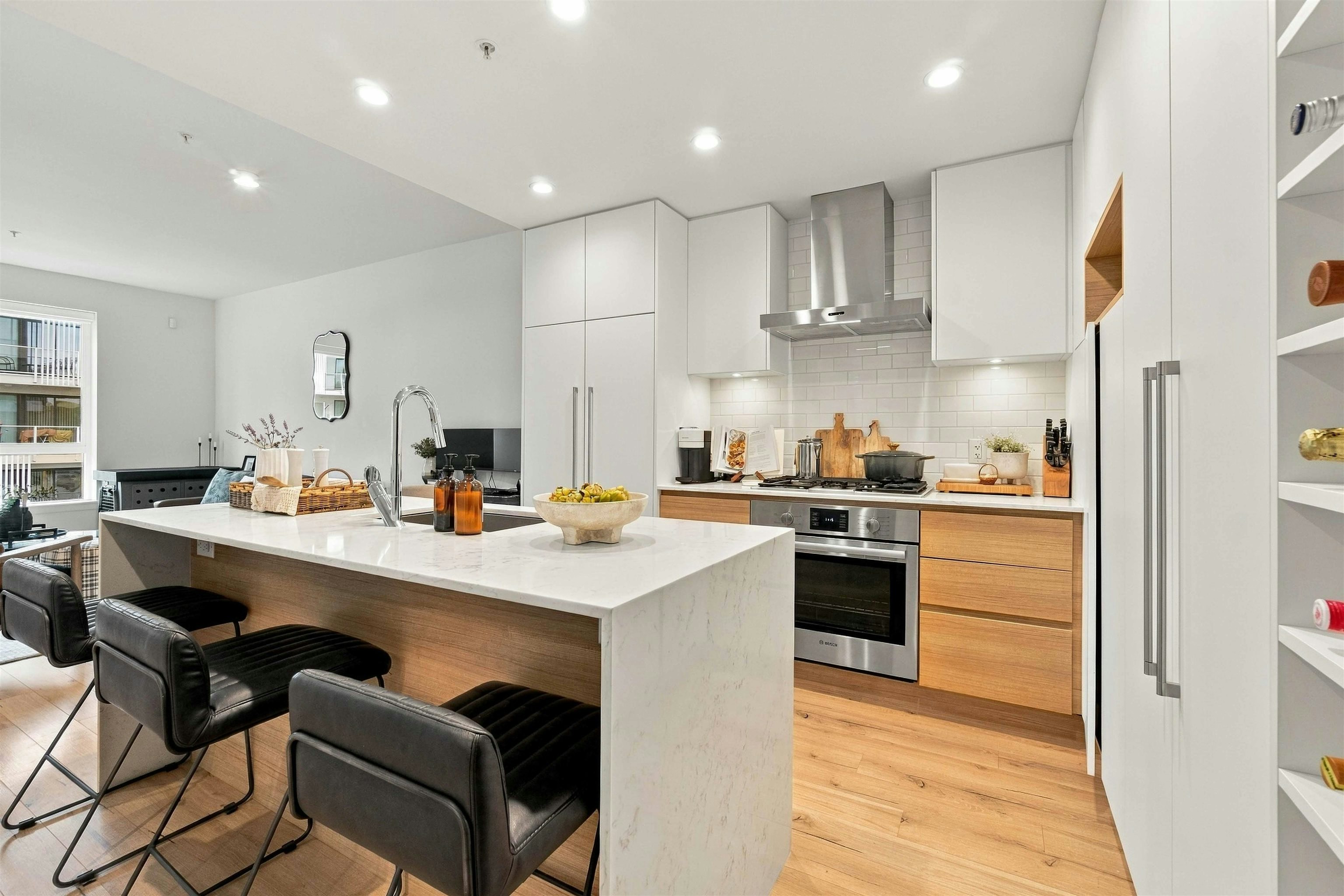 412-3131 Murray Street - 2