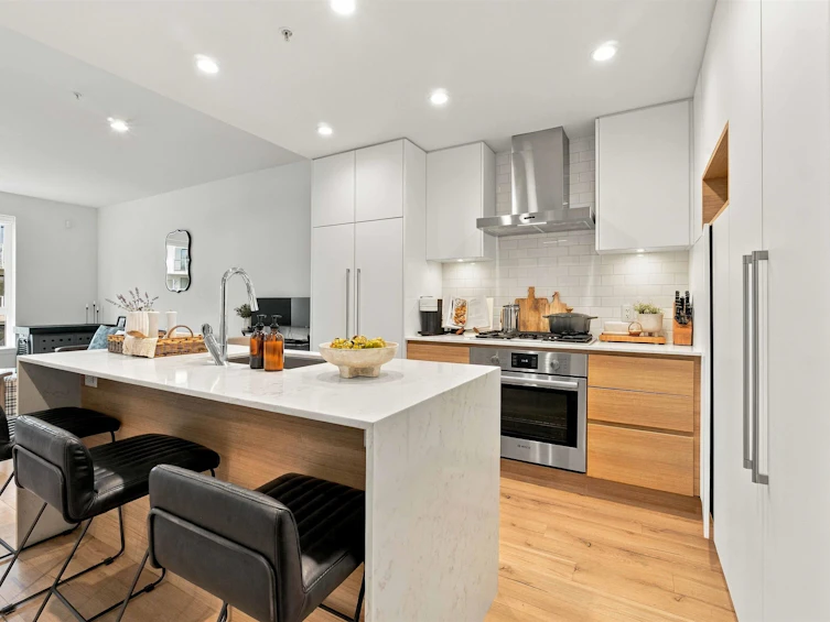 412-3131 Murray Street, Port Moody, BC, V3H 0L9 - 2