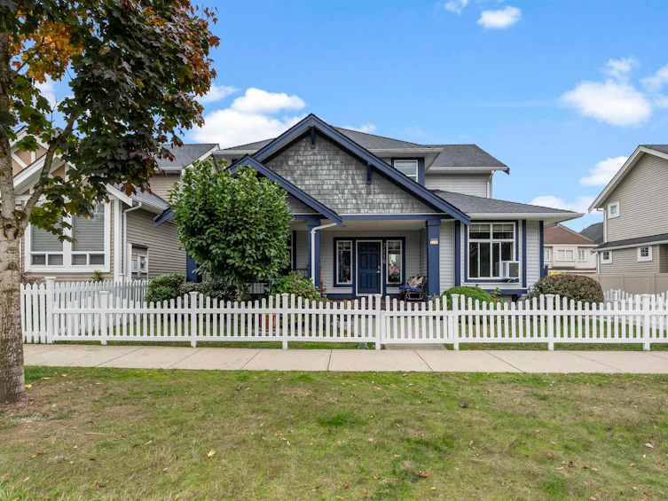 7116 195a Street, Surrey, BC, V4N 5Z5