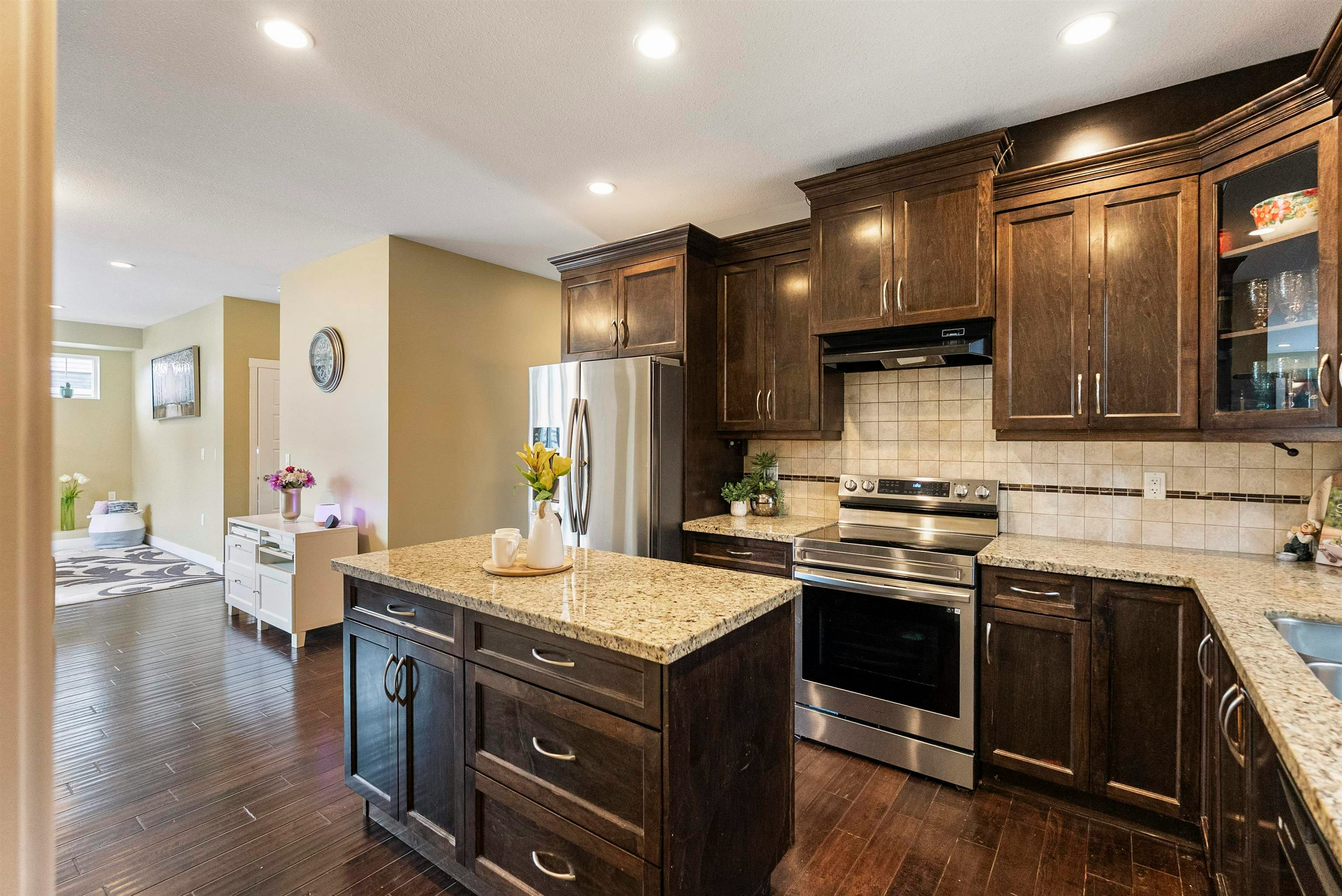 7116 195a Street, Surrey, BC, V4N 5Z5 - 6