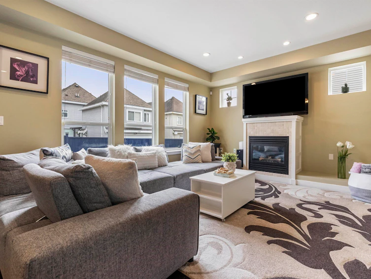 7116 195a Street, Surrey, BC, V4N 5Z5 - 2