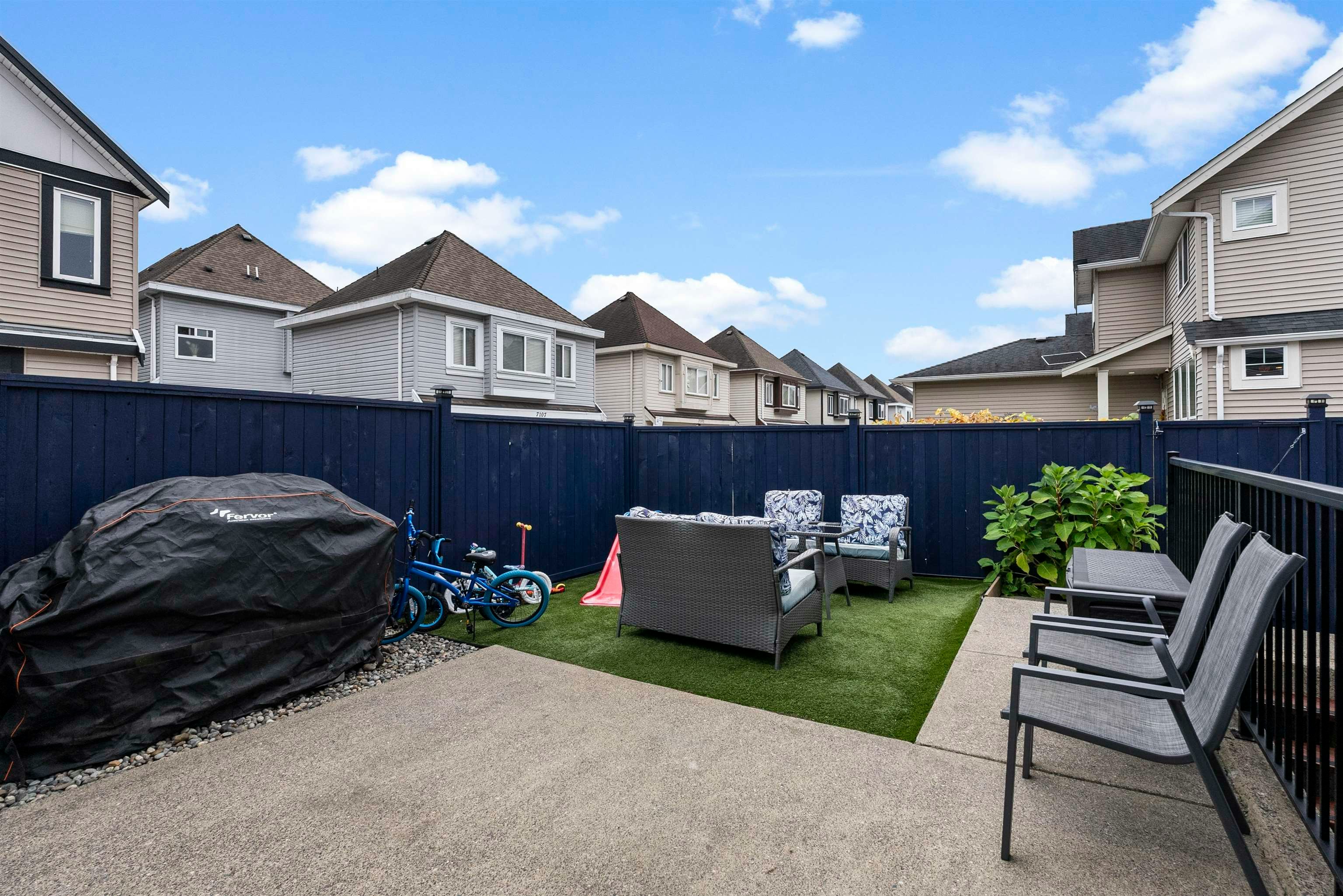 7116 195a Street, Surrey, BC, V4N 5Z5 - 38