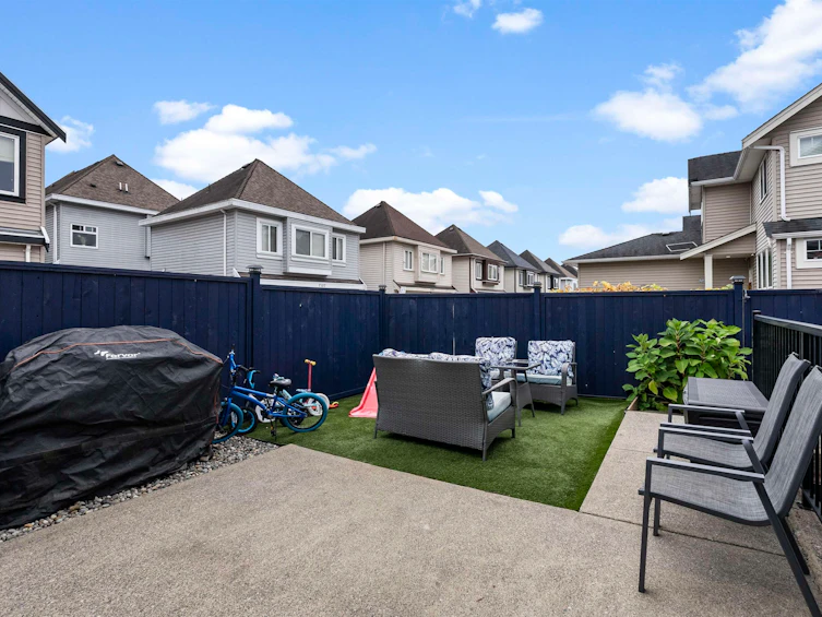 7116 195a Street, Surrey, BC, V4N 5Z5 - 38