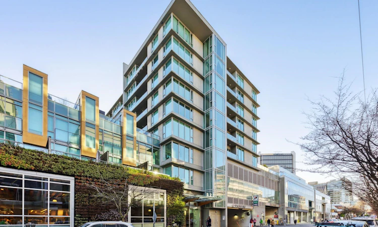 205-522 8th Avenue