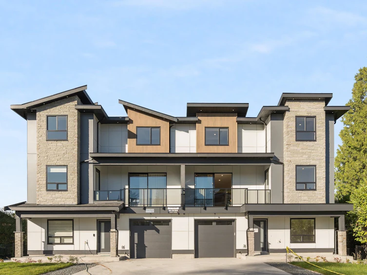 102-14753 111a Avenue, Surrey, BC, V3R 2E2