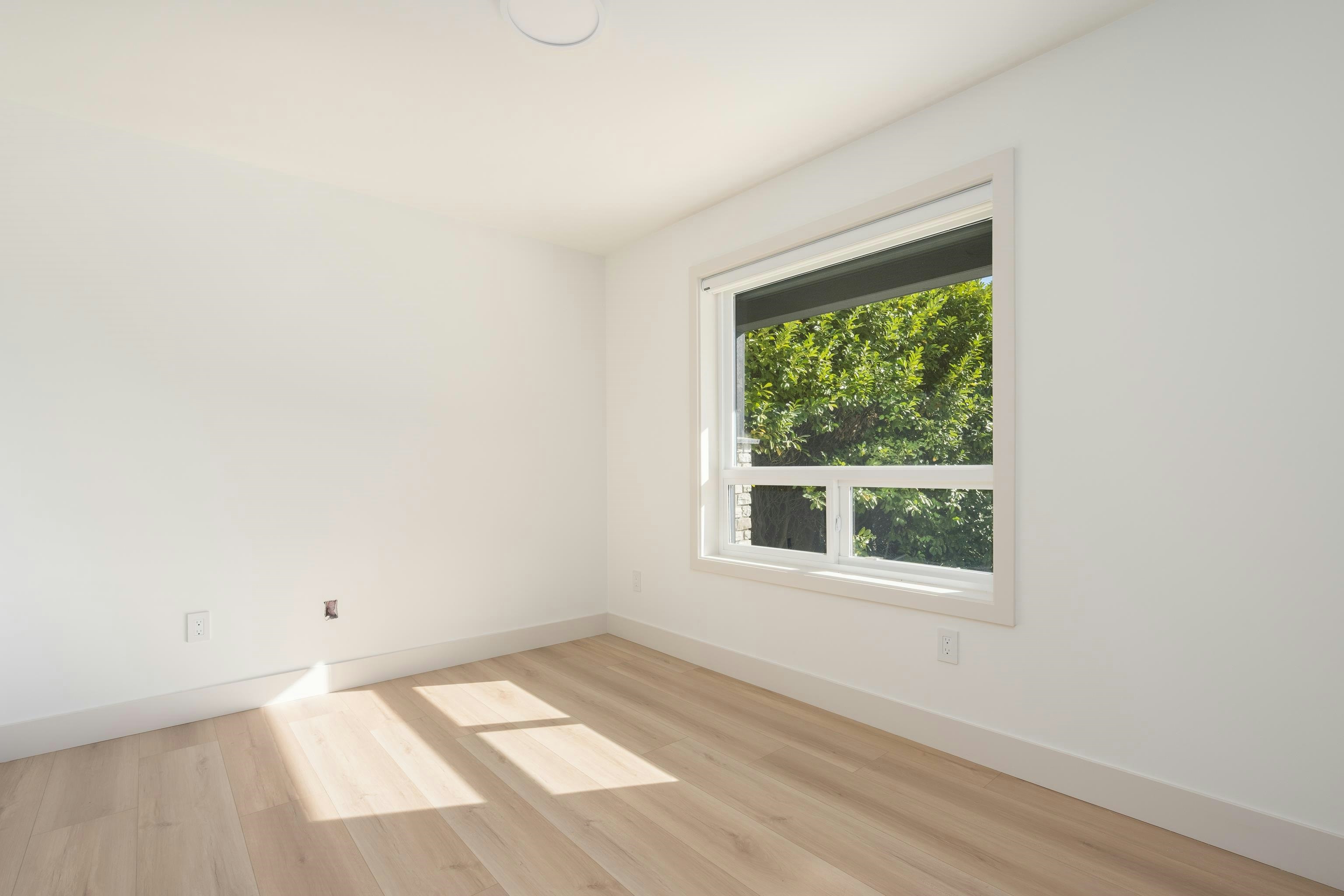 102-14753 111a Avenue - 3
