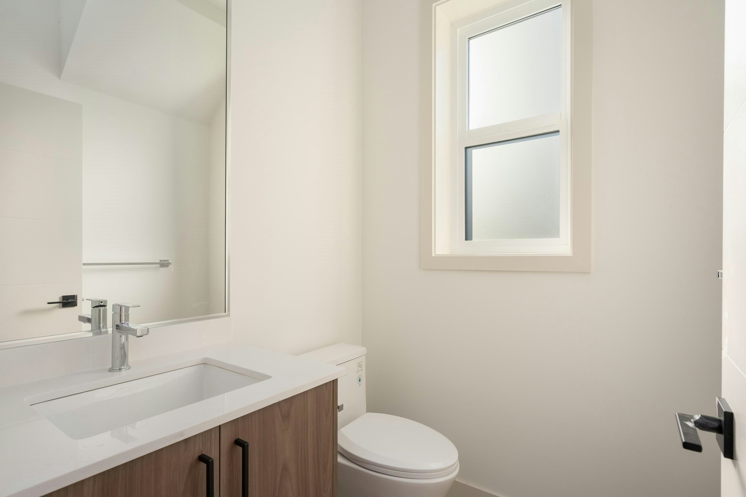 102-14753 111a Avenue, Surrey, BC, V3R 2E2 - 27