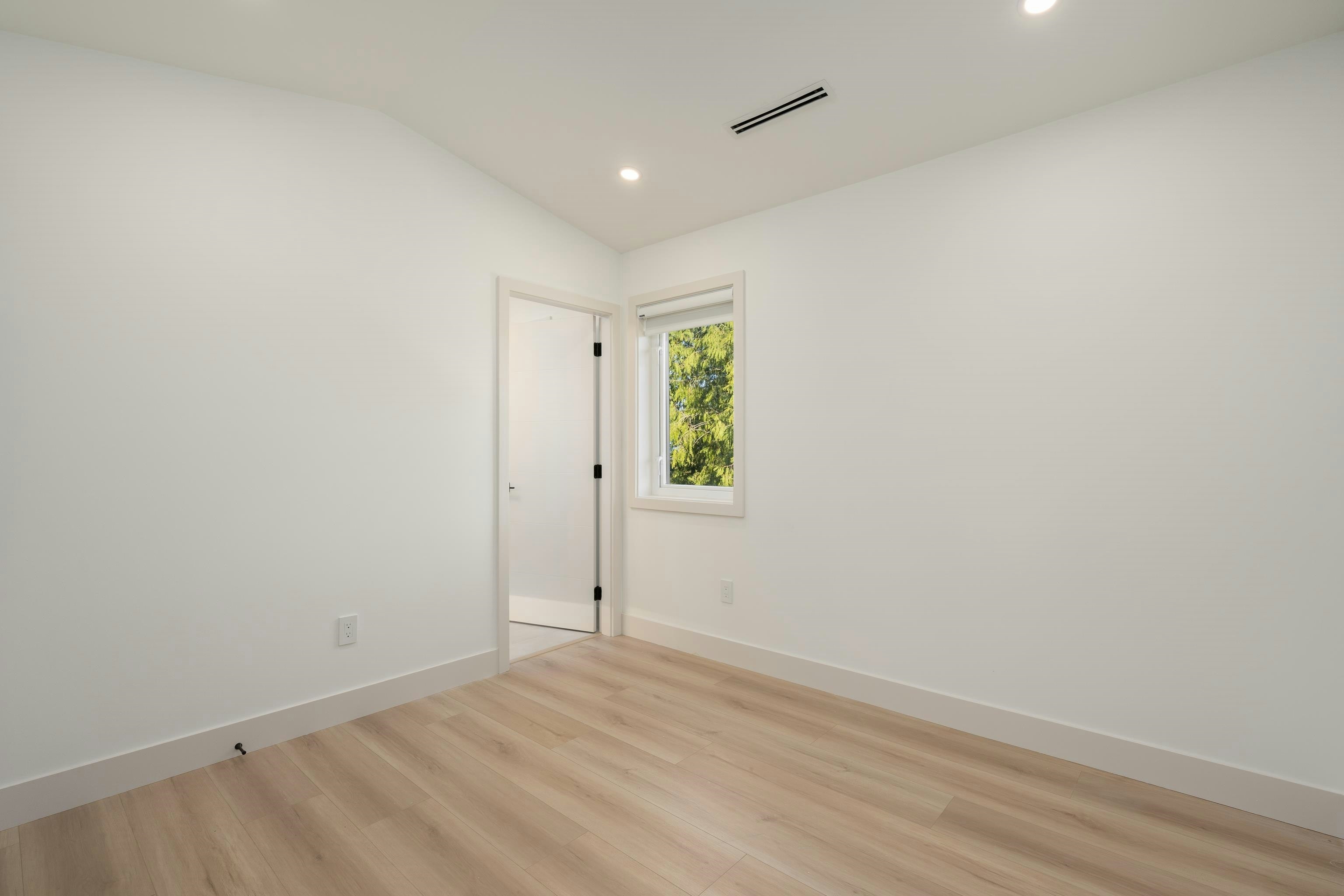 102-14753 111a Avenue, Surrey, BC, V3R 2E2 - 17