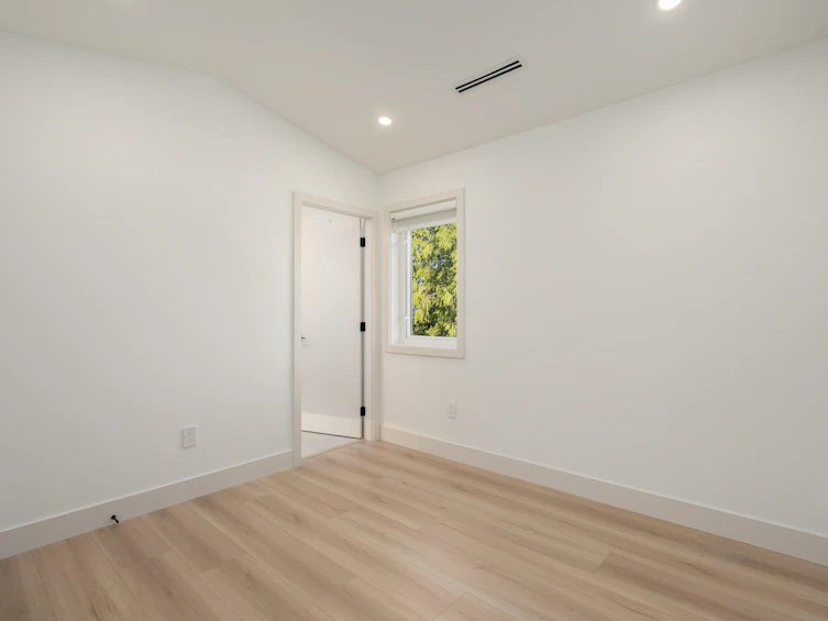 102-14753 111a Avenue, Surrey, BC, V3R 2E2 - 17