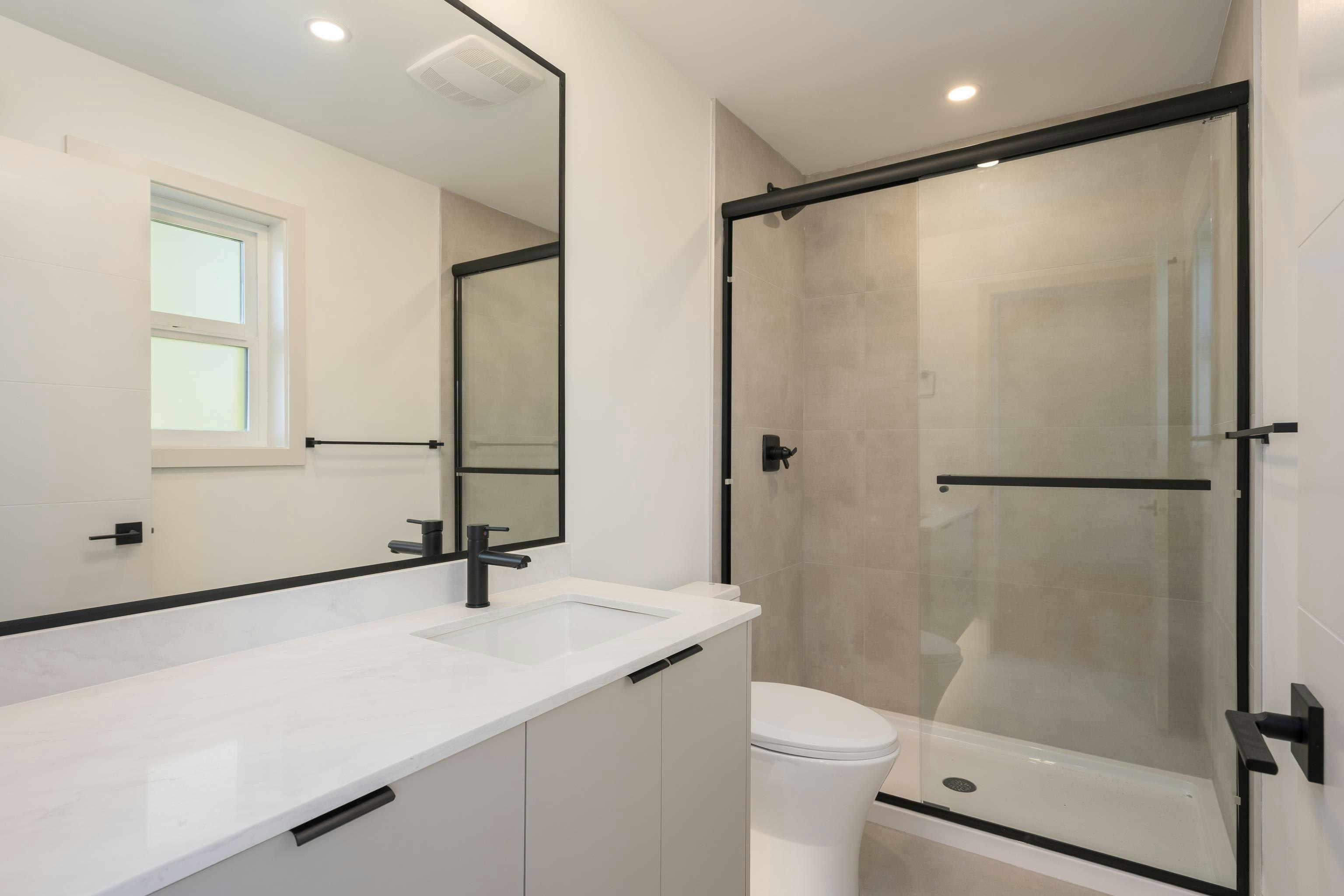 102-14753 111a Avenue, Surrey, BC, V3R 2E2 - 18