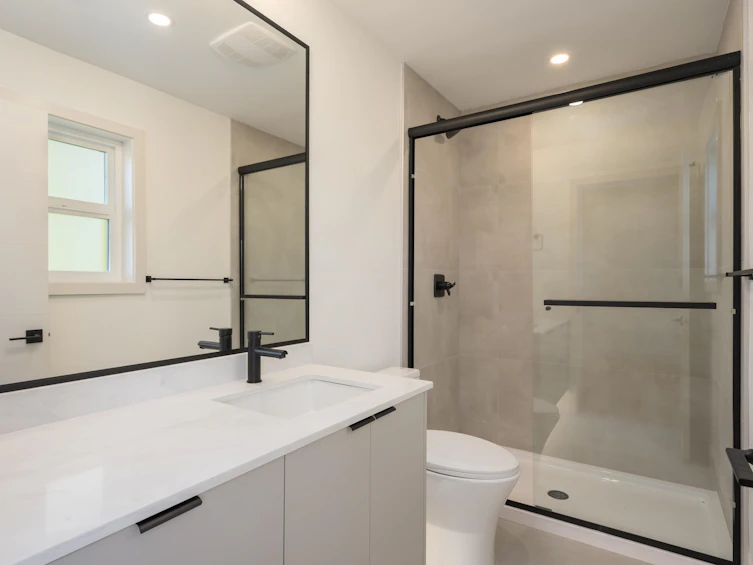 102-14753 111a Avenue, Surrey, BC, V3R 2E2 - 18