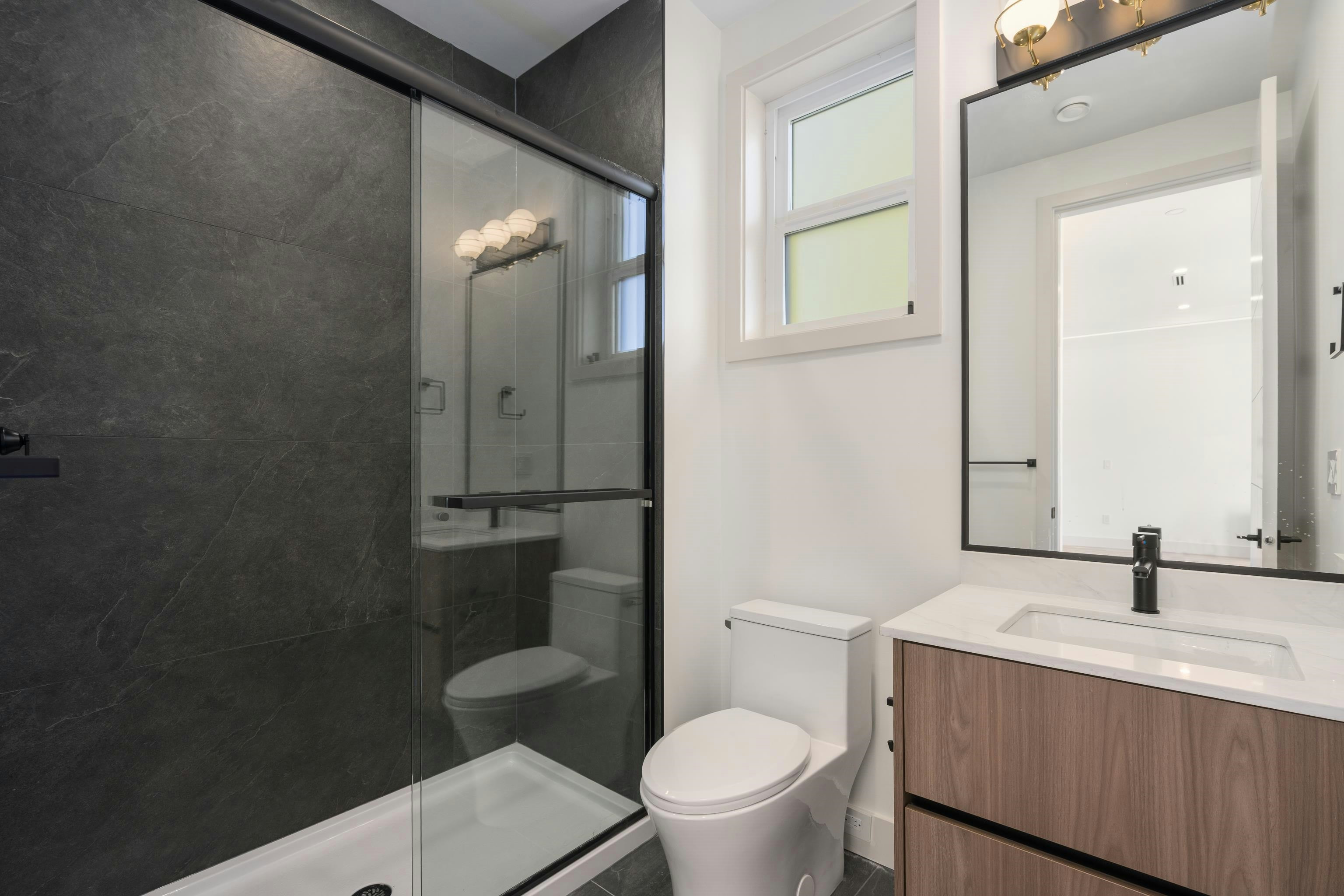102-14753 111a Avenue - 5