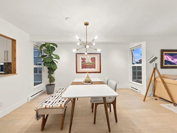 2240 York Avenue, Vancouver, BC, V6K 1C6 - 8