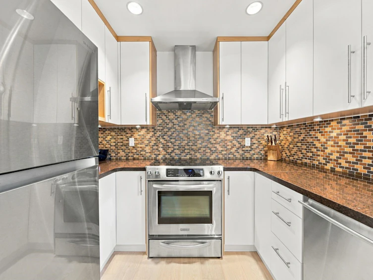 2240 York Avenue, Vancouver, BC, V6K 1C6 - 13