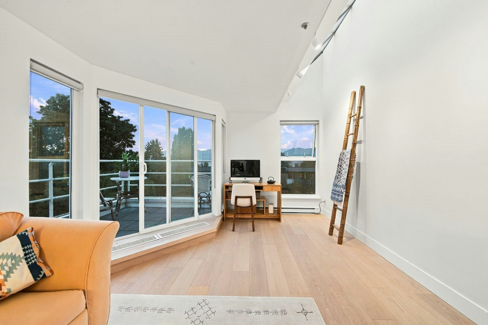 2240 York Avenue, Vancouver, BC, V6K 1C6 - 11