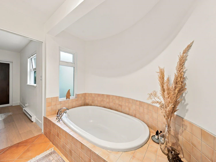 2240 York Avenue, Vancouver, BC, V6K 1C6 - 29