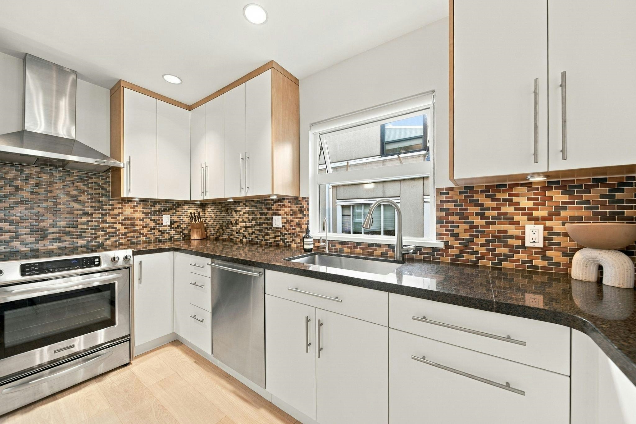 2240 York Avenue, Vancouver, BC, V6K 1C6 - 12