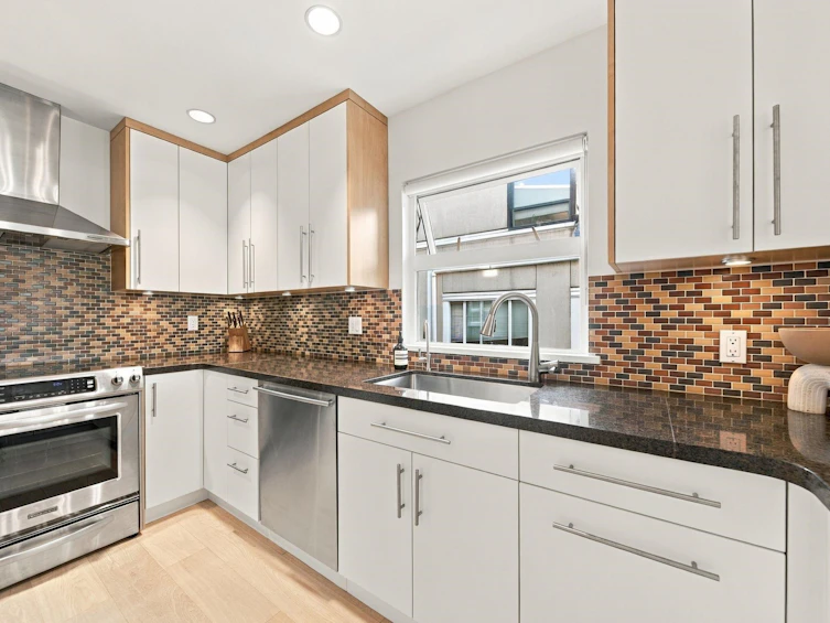 2240 York Avenue, Vancouver, BC, V6K 1C6 - 12