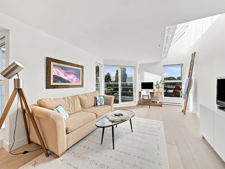 2240 York Avenue, Vancouver, BC, V6K 1C6 - 4