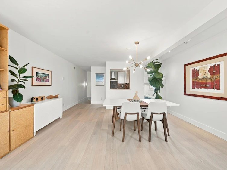 2240 York Avenue, Vancouver, BC, V6K 1C6 - 9