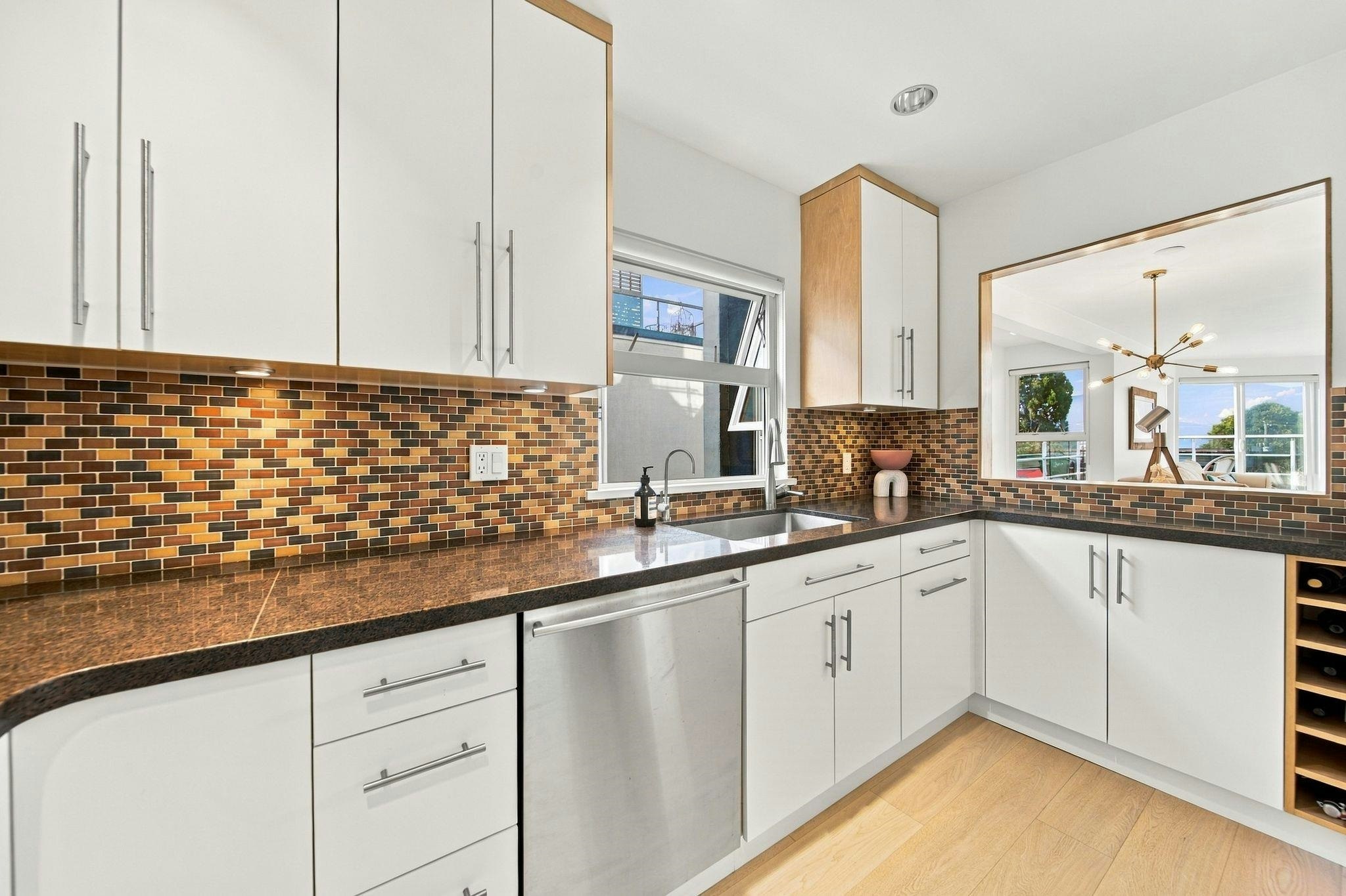 2240 York Avenue, Vancouver, BC, V6K 1C6 - 14