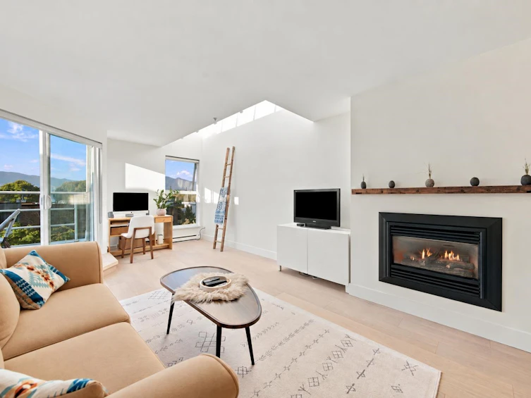 2240 York Avenue, Vancouver, BC, V6K 1C6
