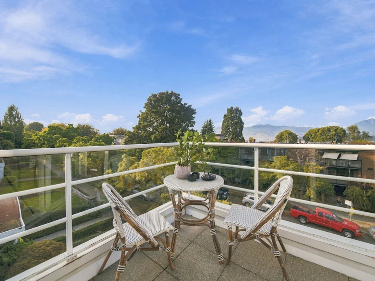 2240 York Avenue, Vancouver, BC, V6K 1C6 - 16