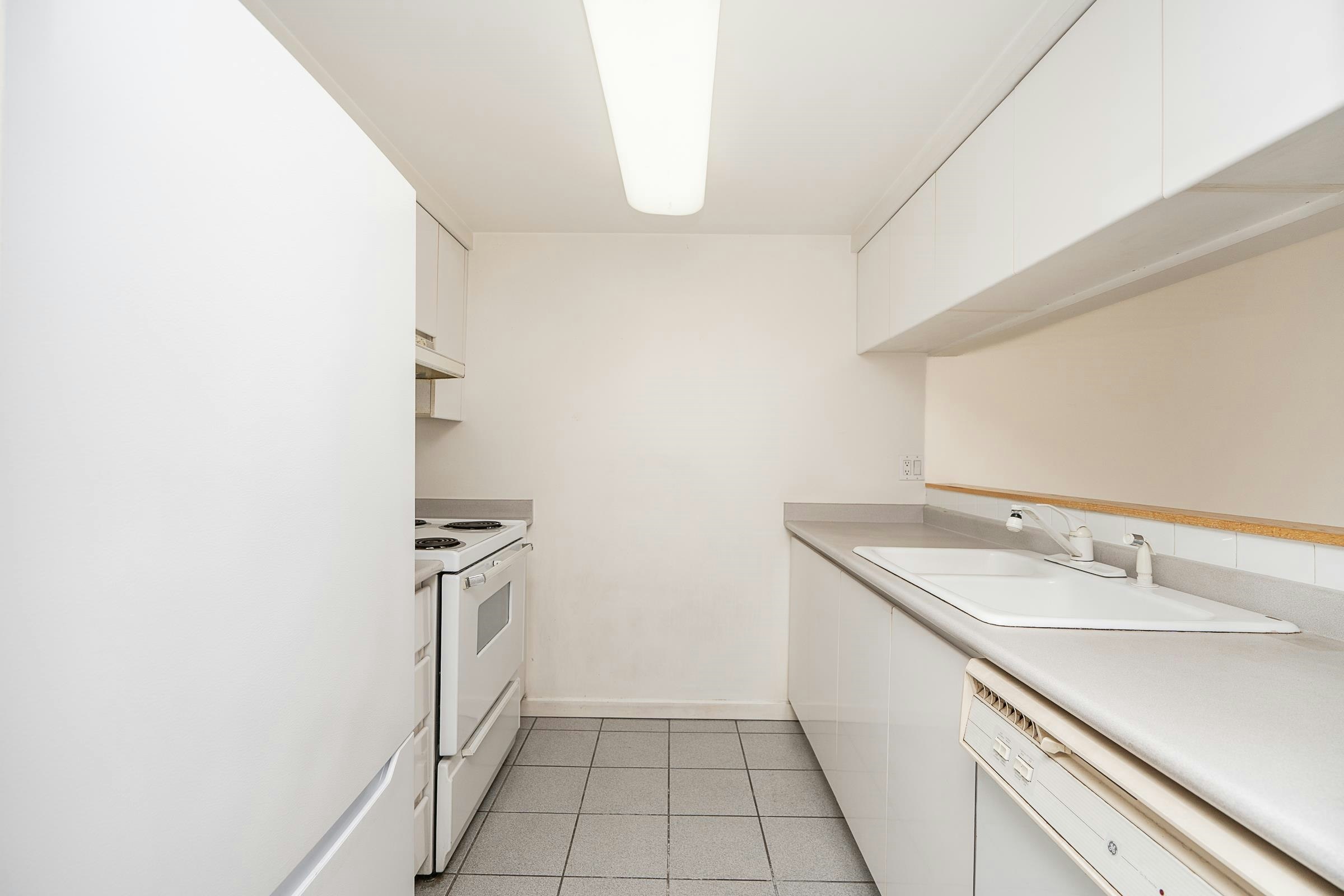 1802-9633 Manchester Drive, Burnaby, BC, V3N 4Y9 - 12