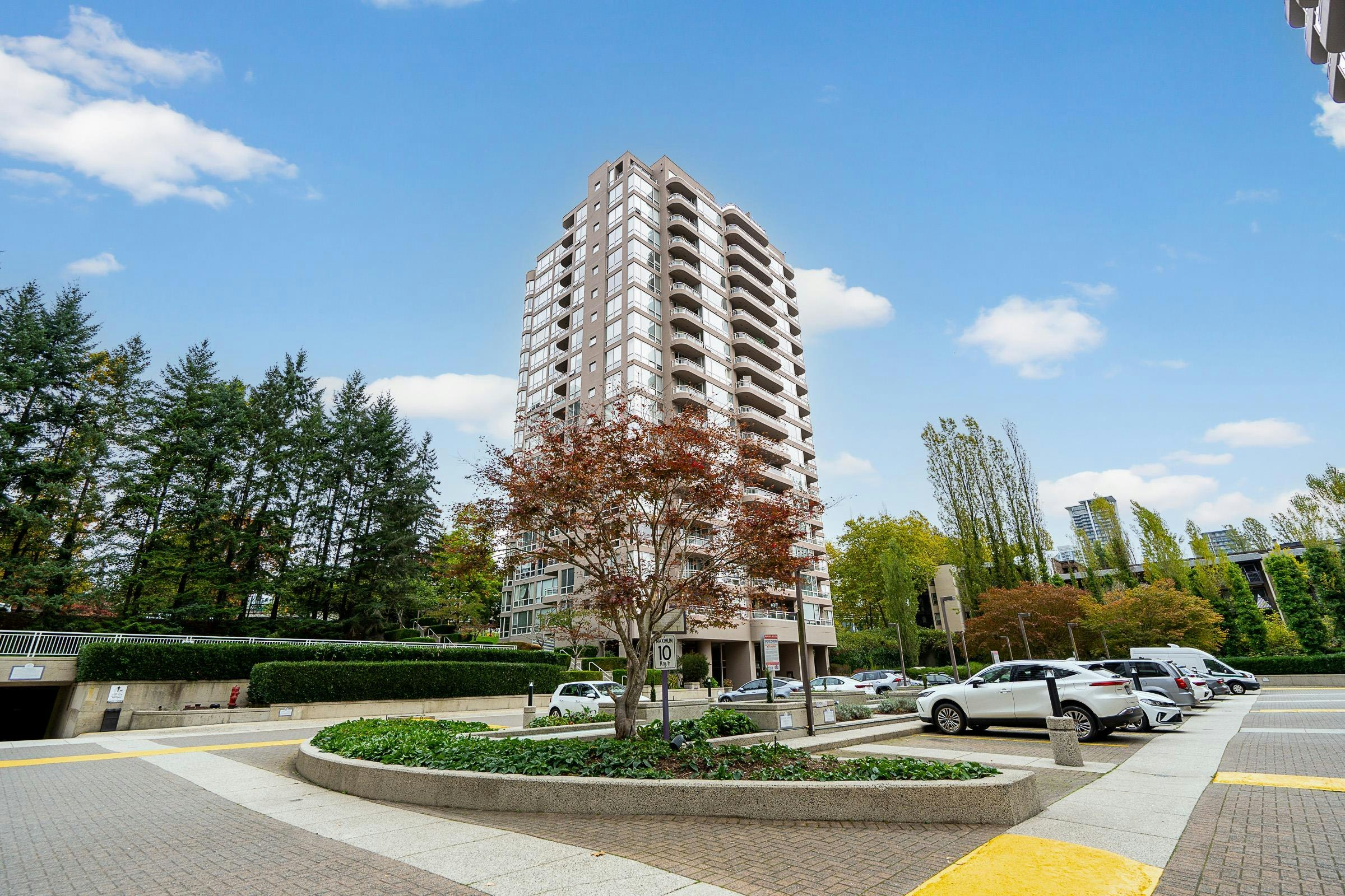 1802-9633 Manchester Drive, Burnaby, BC, V3N 4Y9