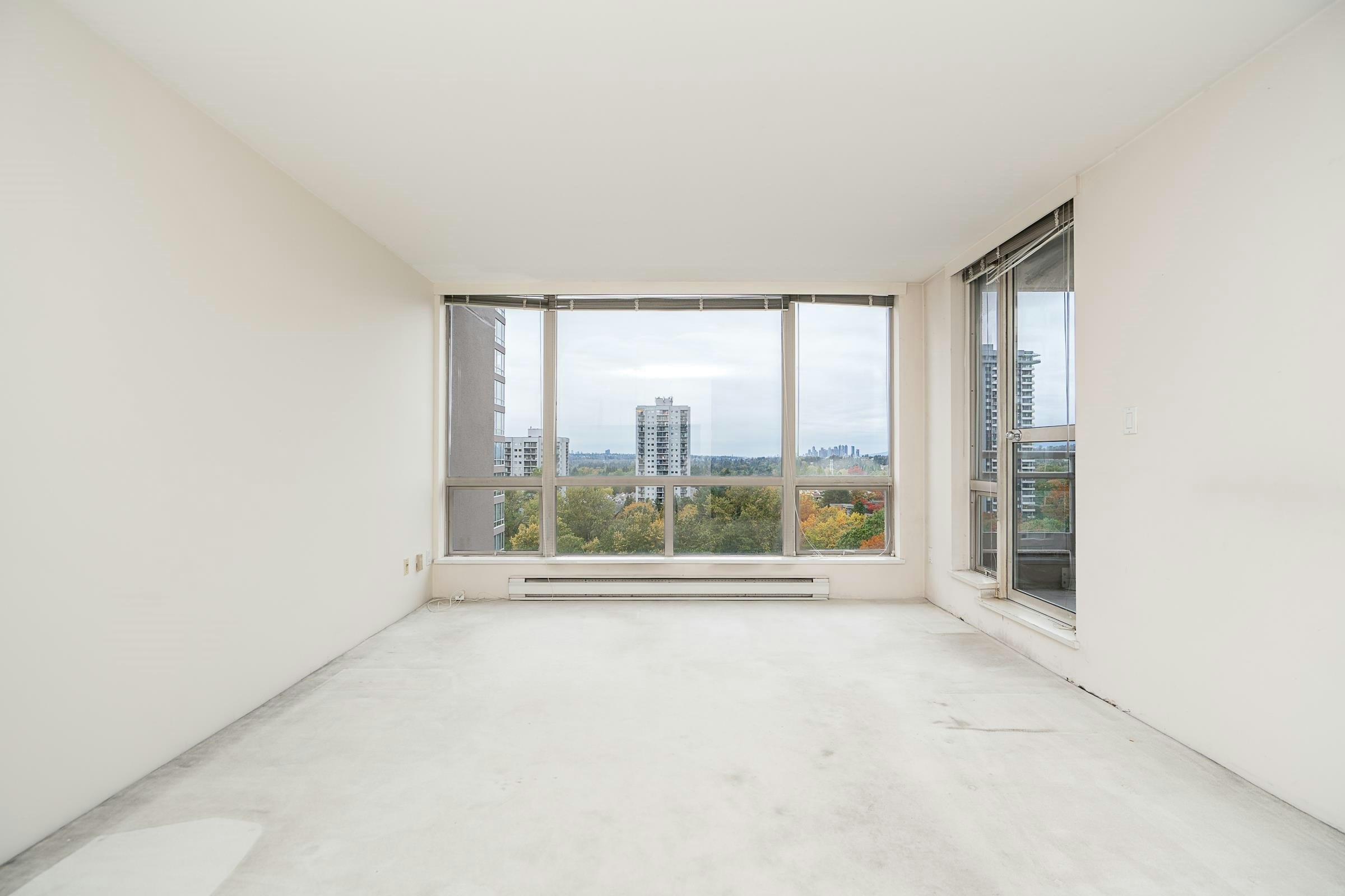 1802-9633 Manchester Drive - 3