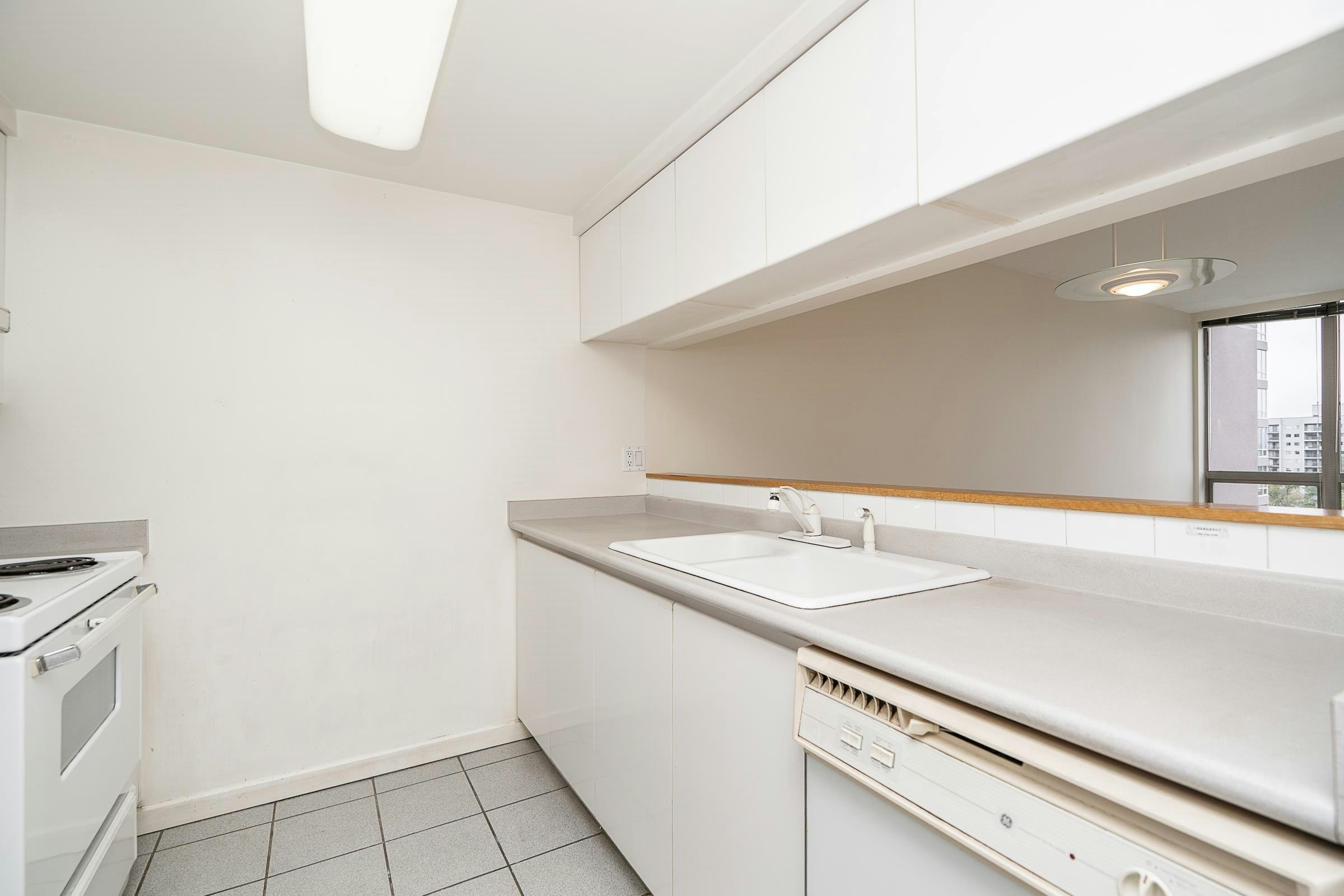 1802-9633 Manchester Drive, Burnaby, BC, V3N 4Y9 - 13