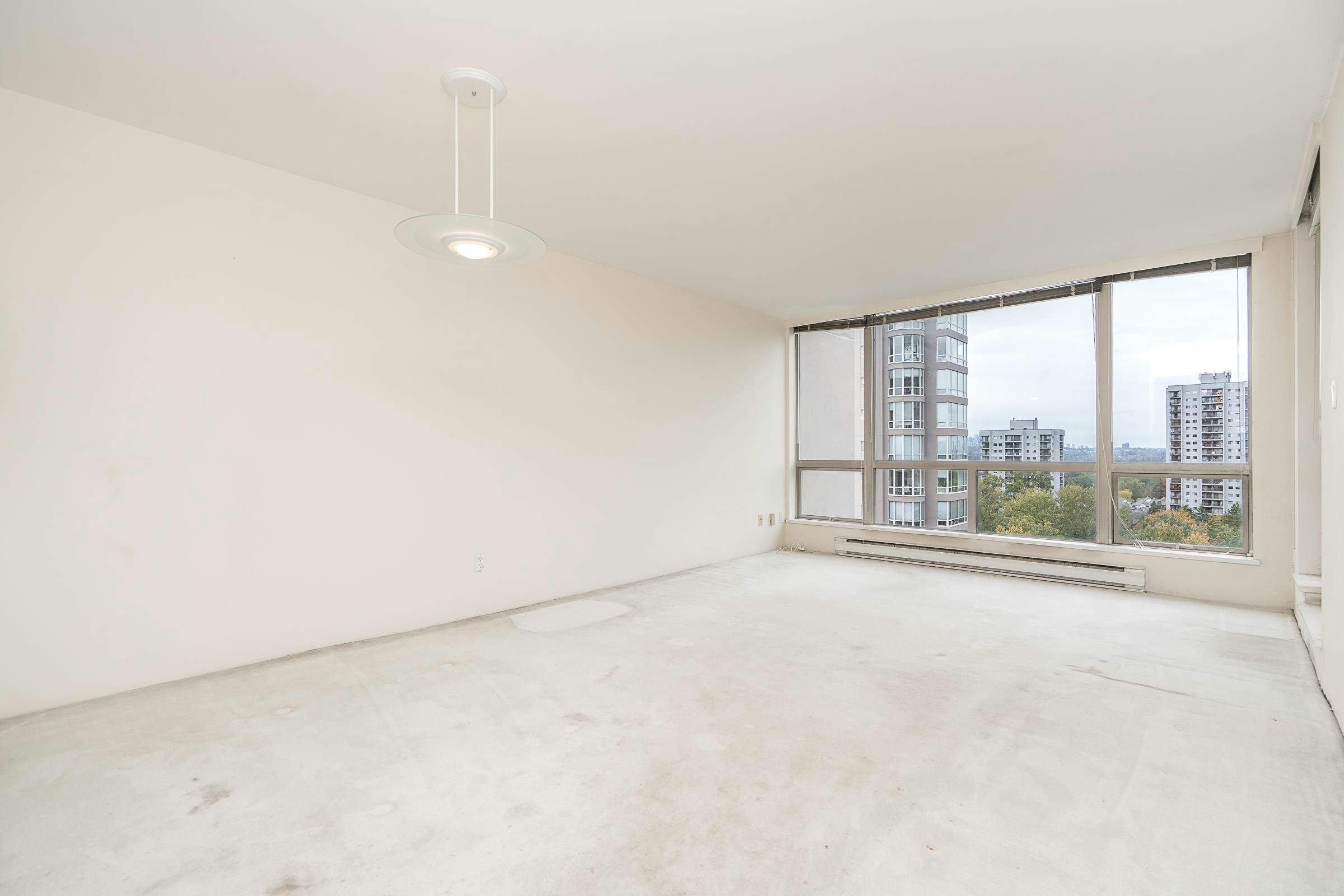 1802-9633 Manchester Drive - 5
